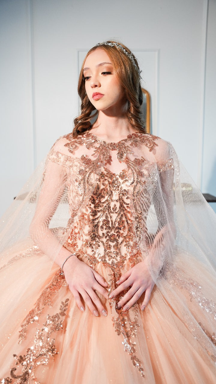 Vestido de XV Años Rose Gold De Lentejuela y Manga Campesina