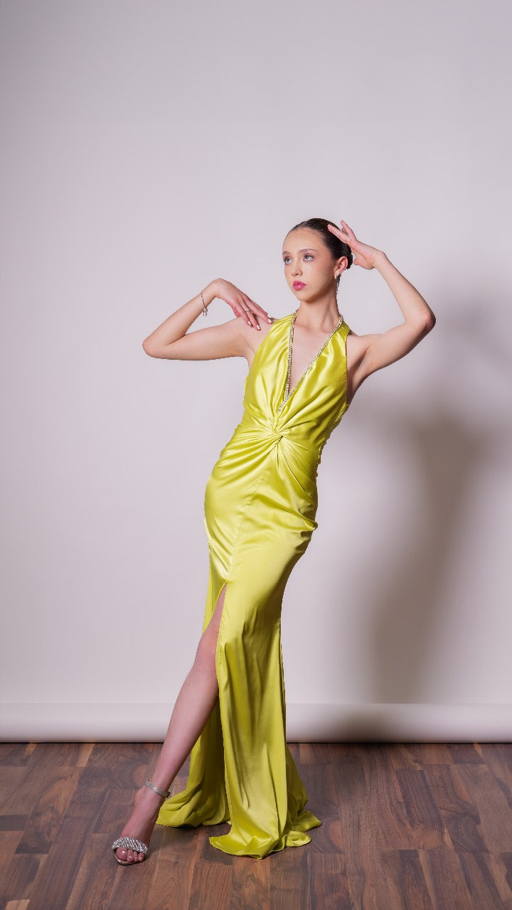 Vestido Amarillo Halter Nudo en Abdomen