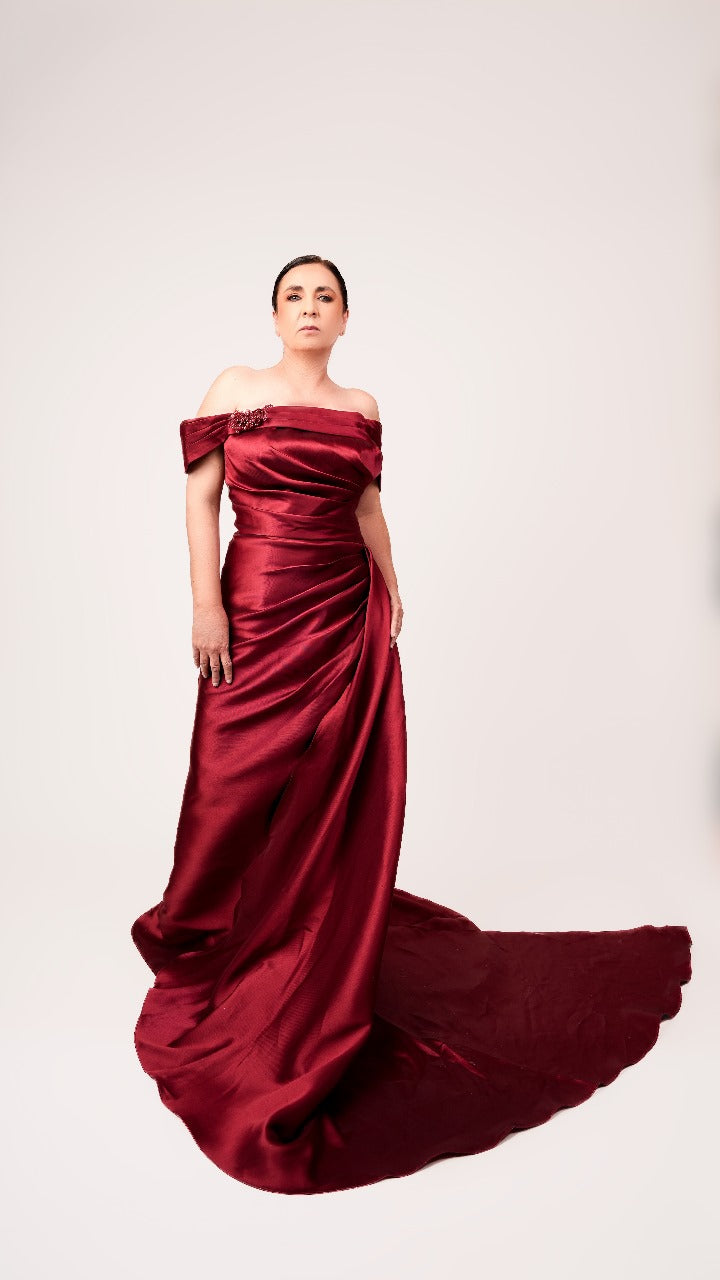 Vestido Borgoña Manga Caida Detalle En Pliegue Con Estola