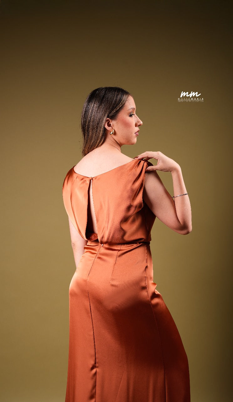 Vestido Cobre Satinado De Tirantes Gruesos Y Abertura En Pierna