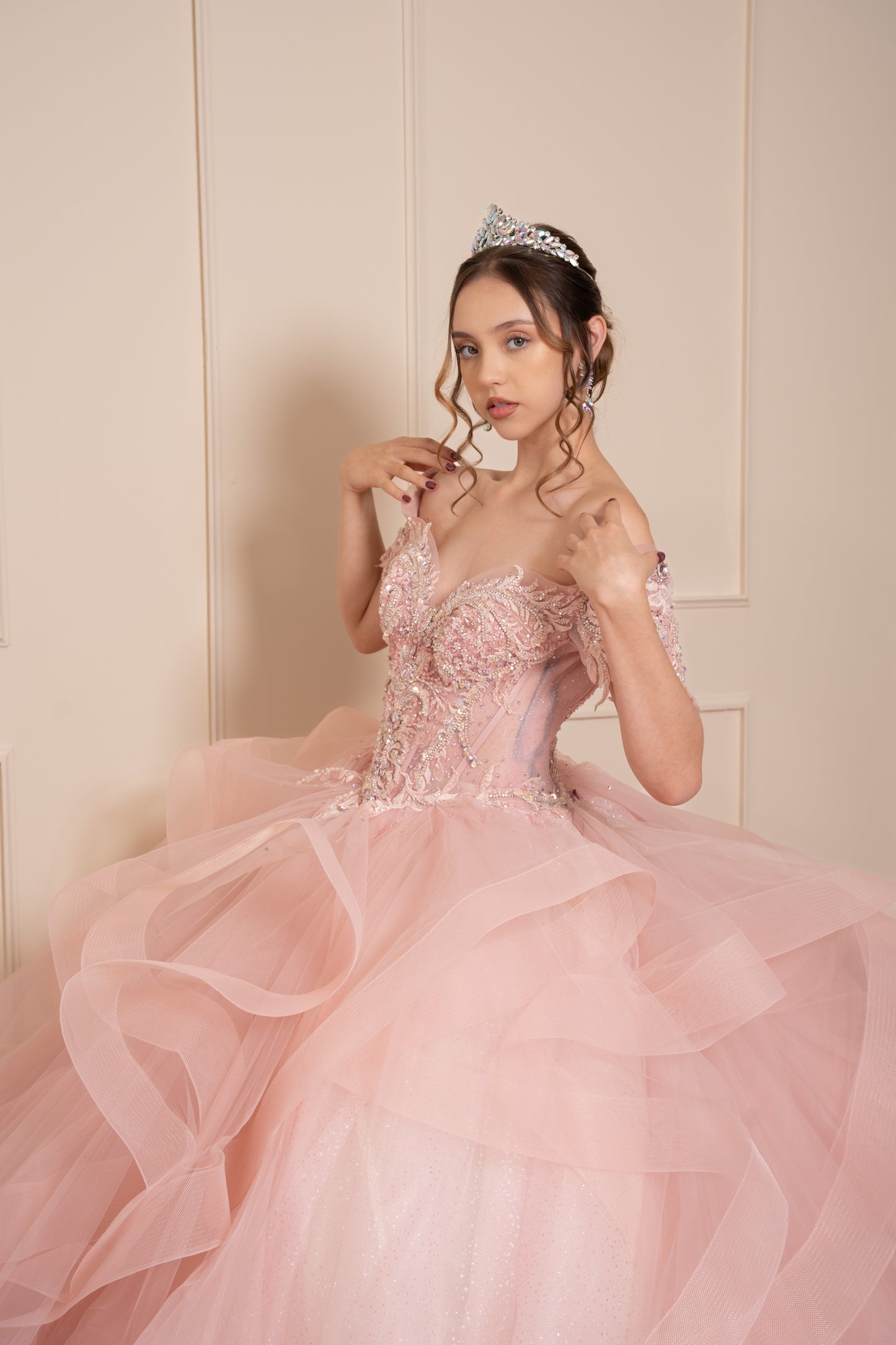 Vestido de XV Años Rosa Pastel Olanes en Falda Mangas y Bordado
