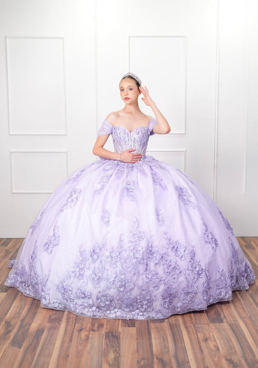 Vestido de XV Años Lila Barillas Con Encaje y Mangas Campesinas (Renta)