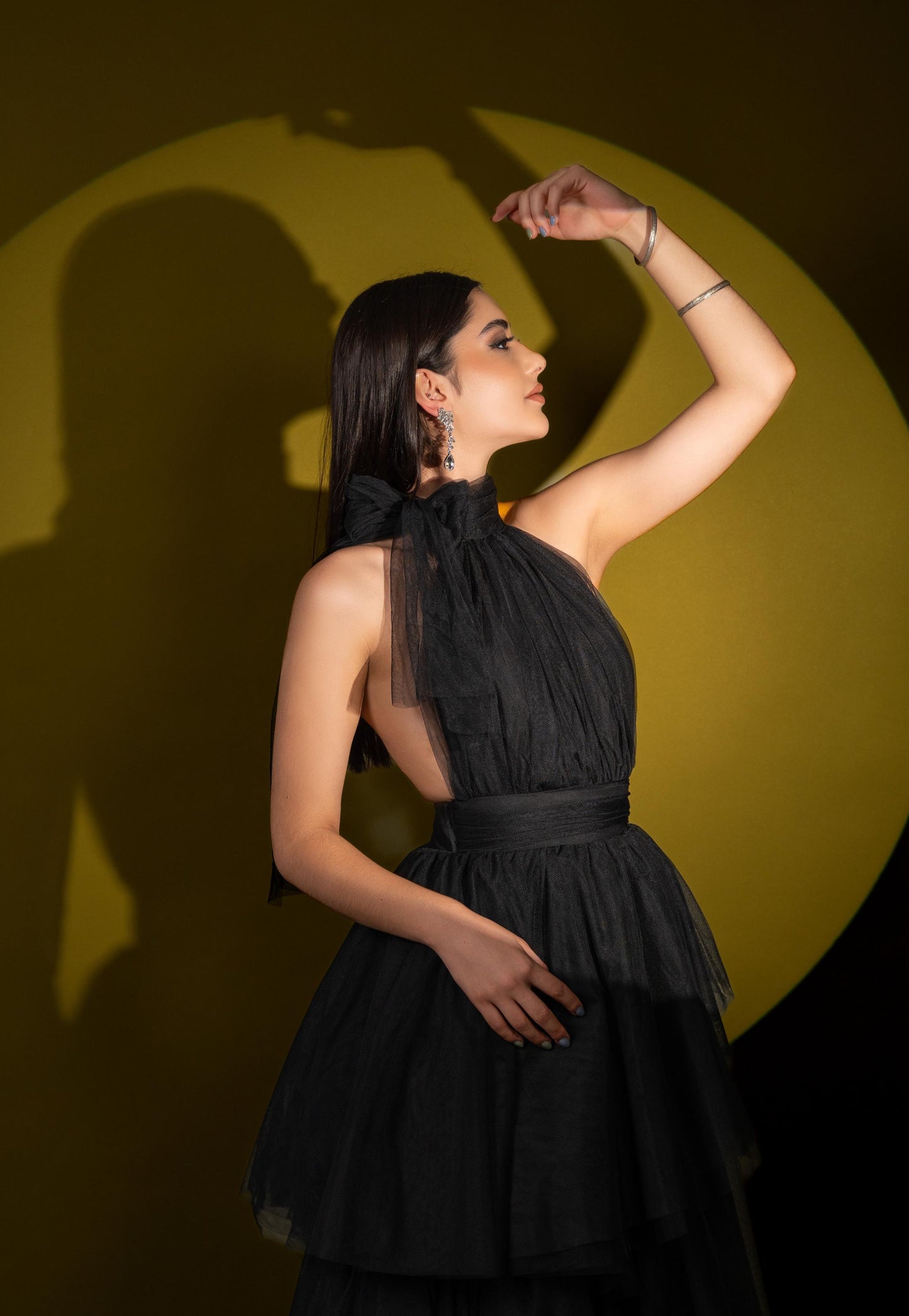 Vestido Negro Olan Cuello Halter Espalda Descubierta