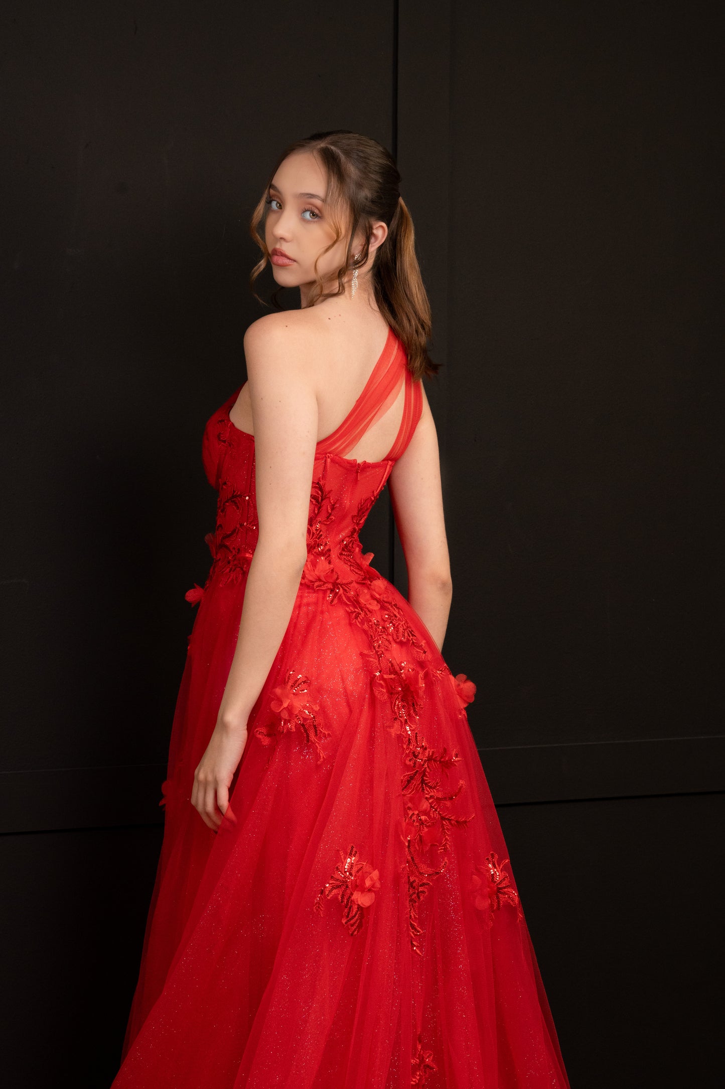 Vestido Rojo Un Tirante Corset De Ziper Con Flores