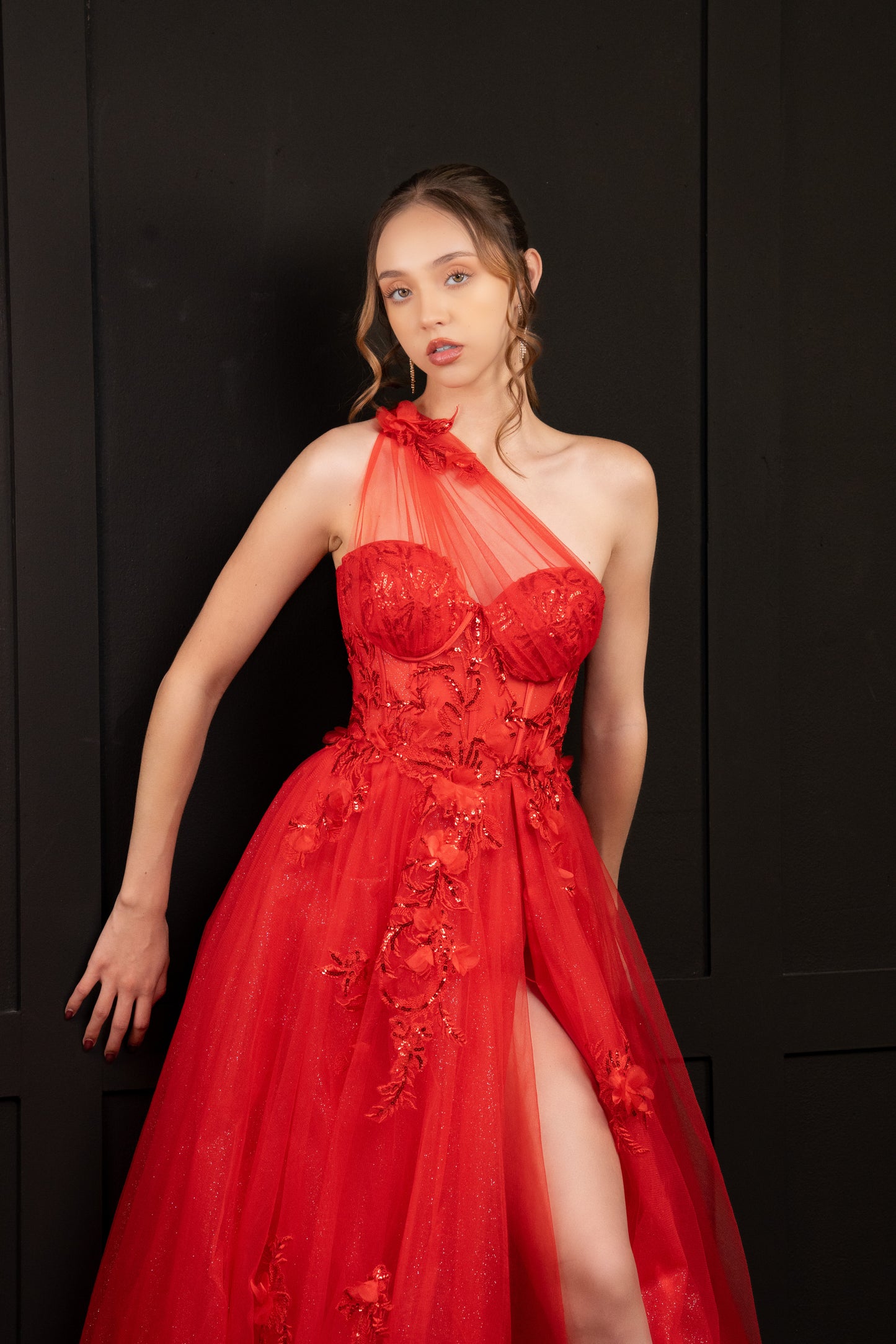 Vestido Rojo Un Tirante Corset De Ziper Con Flores