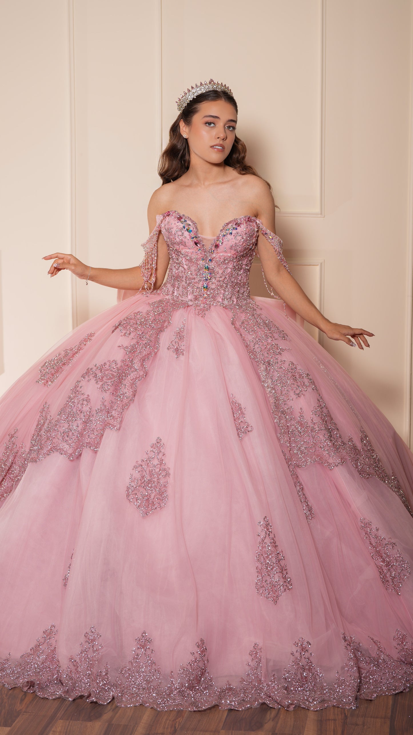 Vestido de XV Años Rosa Blush Con Glitter Plata y Moño Matte