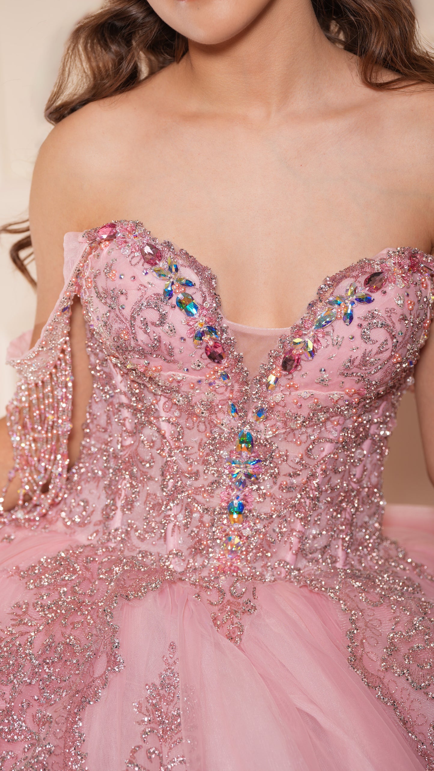Vestido de XV Años Rosa Blush Con Glitter Plata y Moño Matte