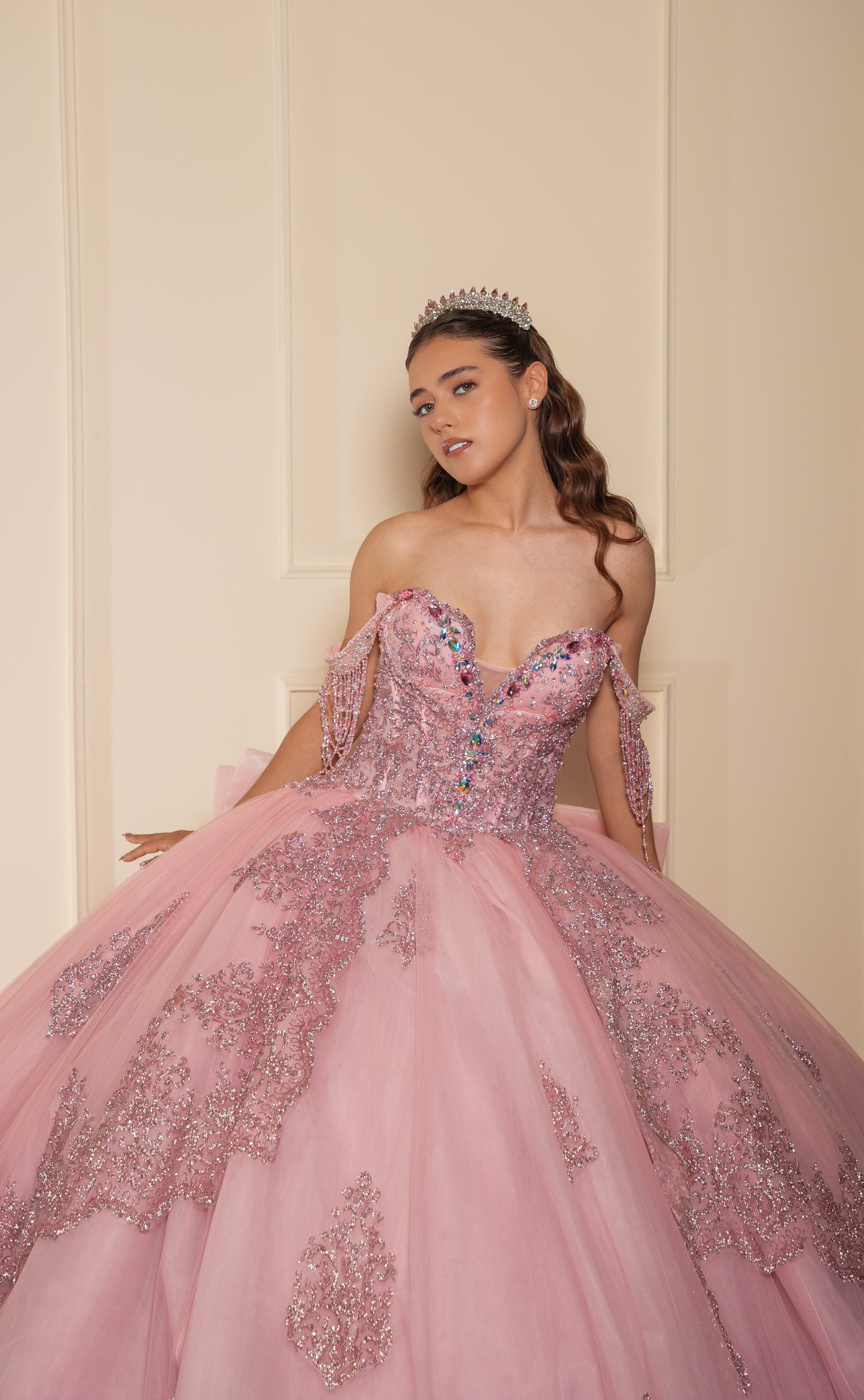 Vestido de XV Años Rosa Blush Con Glitter Plata y Moño Matte
