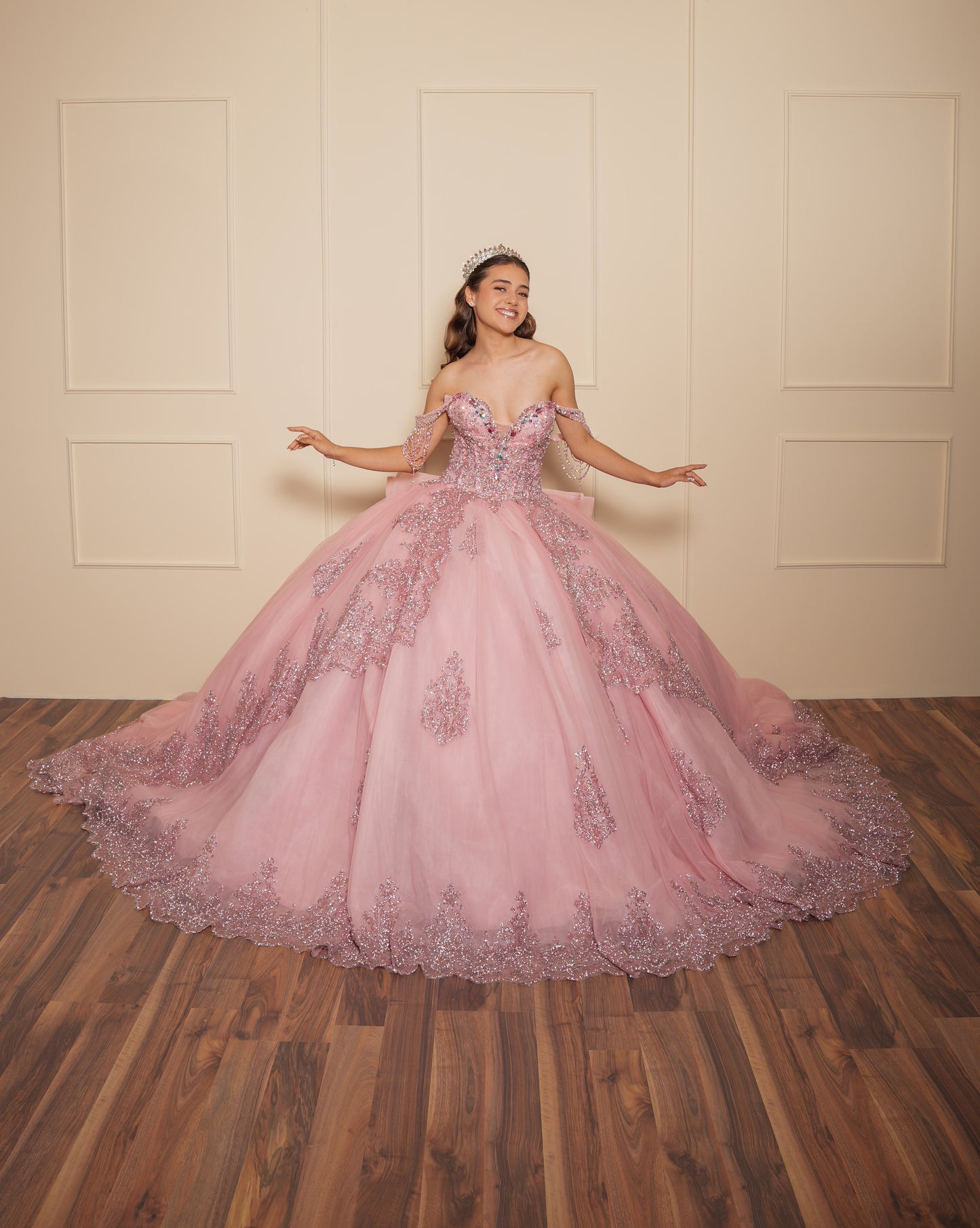 Vestido de XV Años Rosa Blush Con Glitter Plata y Moño Matte