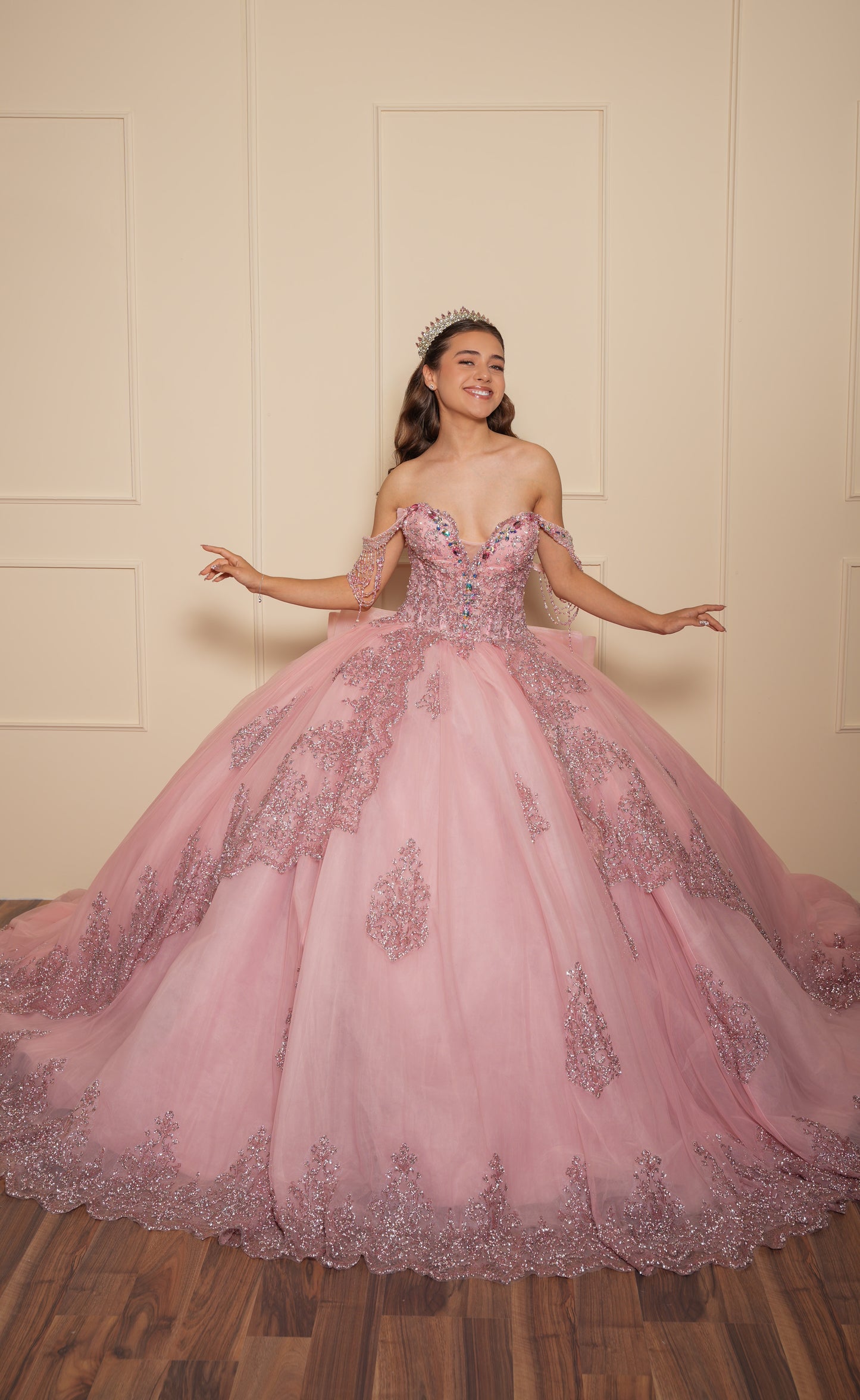 Vestido de XV Años Rosa Blush Con Glitter Plata y Moño Matte