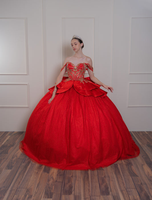 Vestido de XV Años Rojo Con Piedras Doradas en Corset y Falda