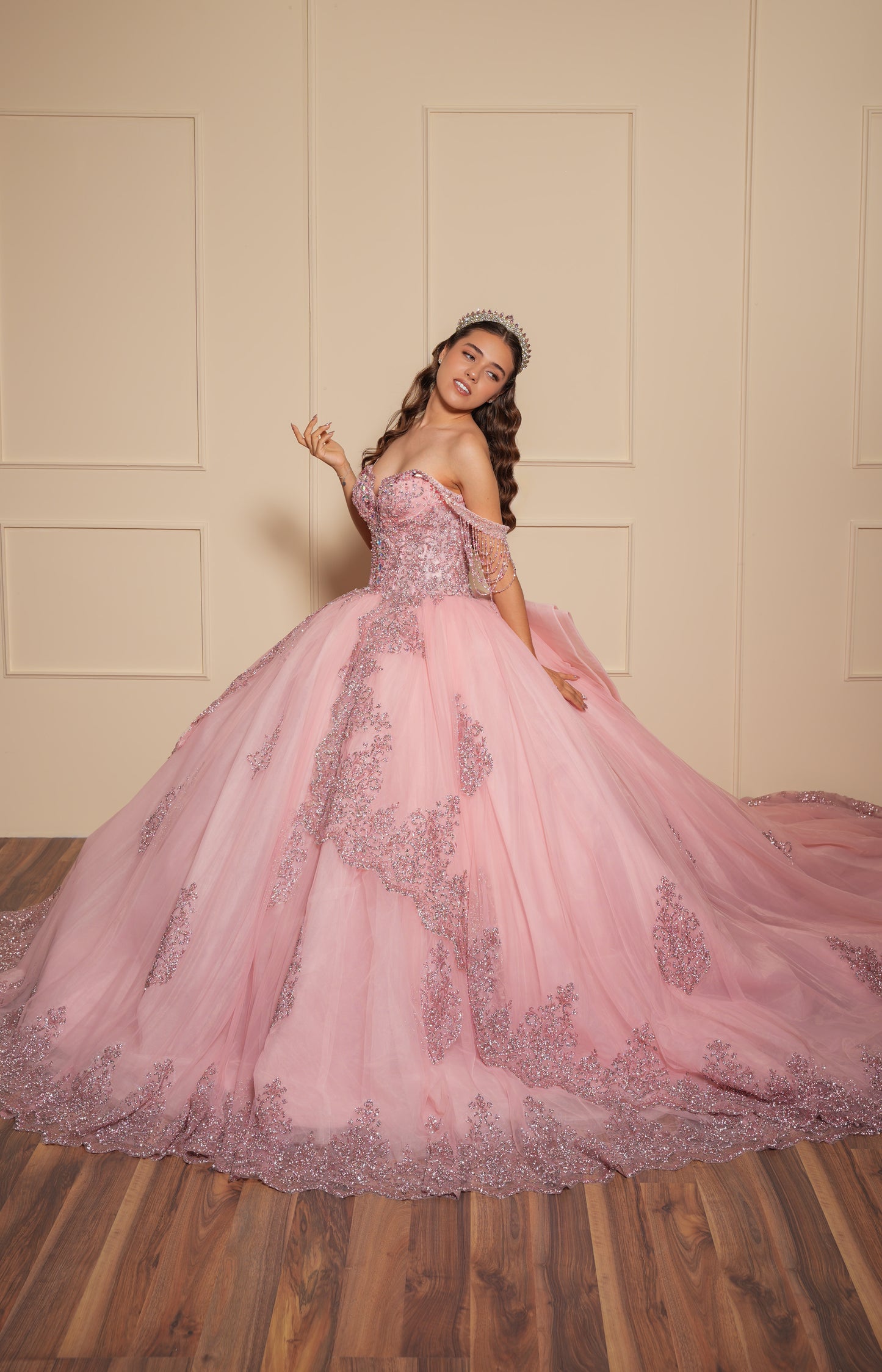 Vestido de XV Años Rosa Blush Con Glitter Plata y Moño Matte