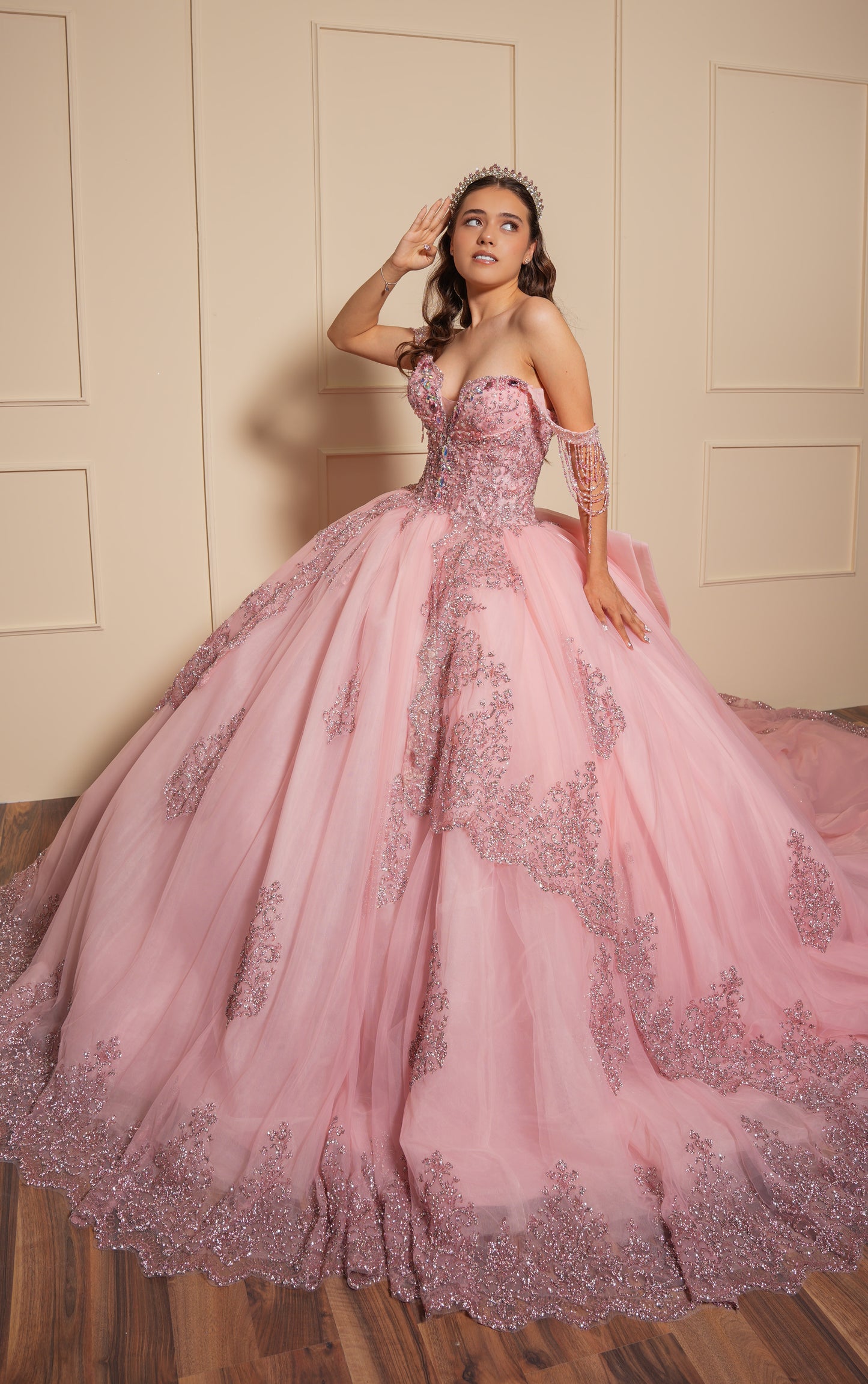 Vestido de XV Años Rosa Blush Con Glitter Plata y Moño Matte