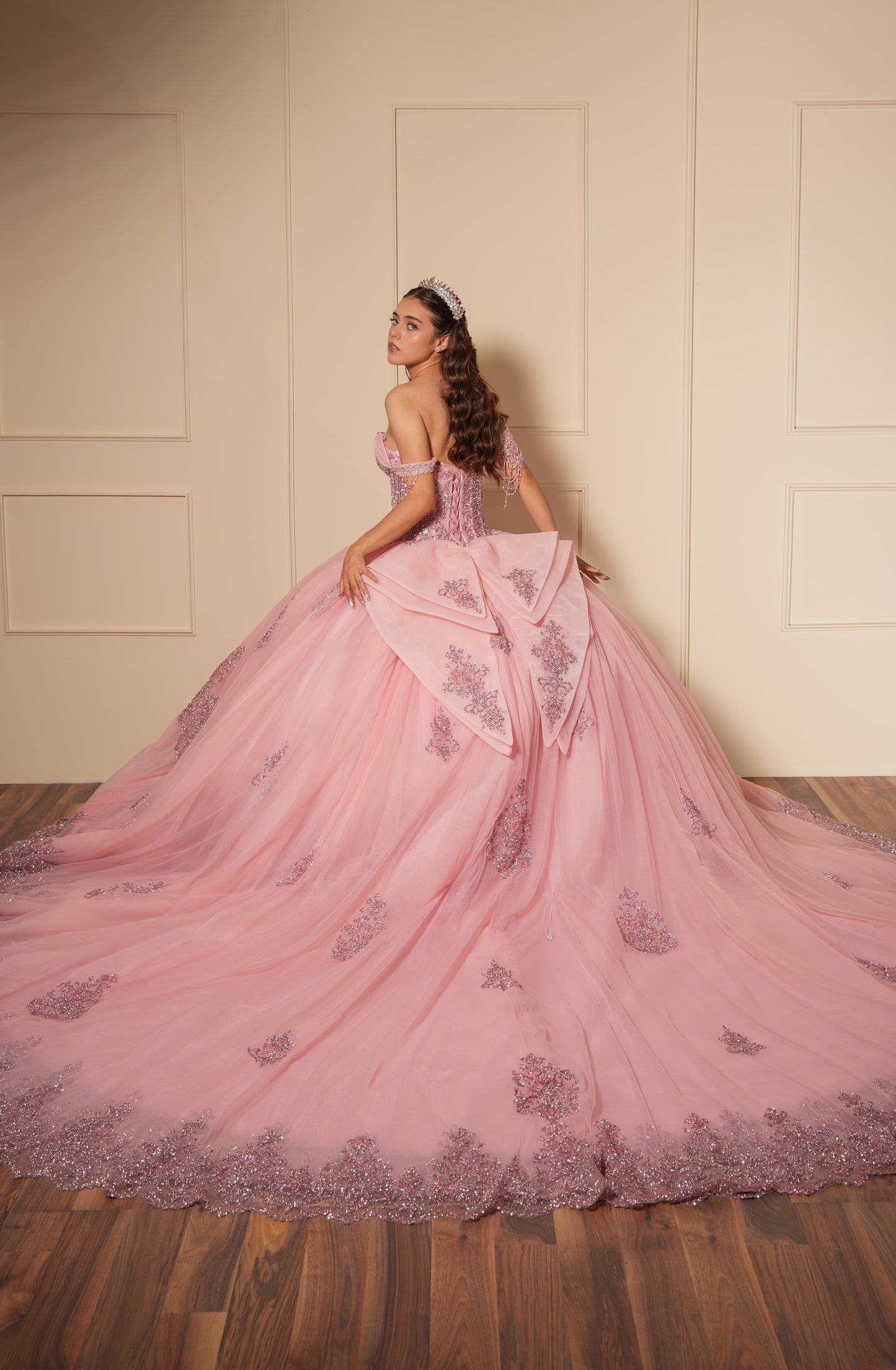 Vestido de XV Años Rosa Blush Con Glitter Plata y Moño Matte