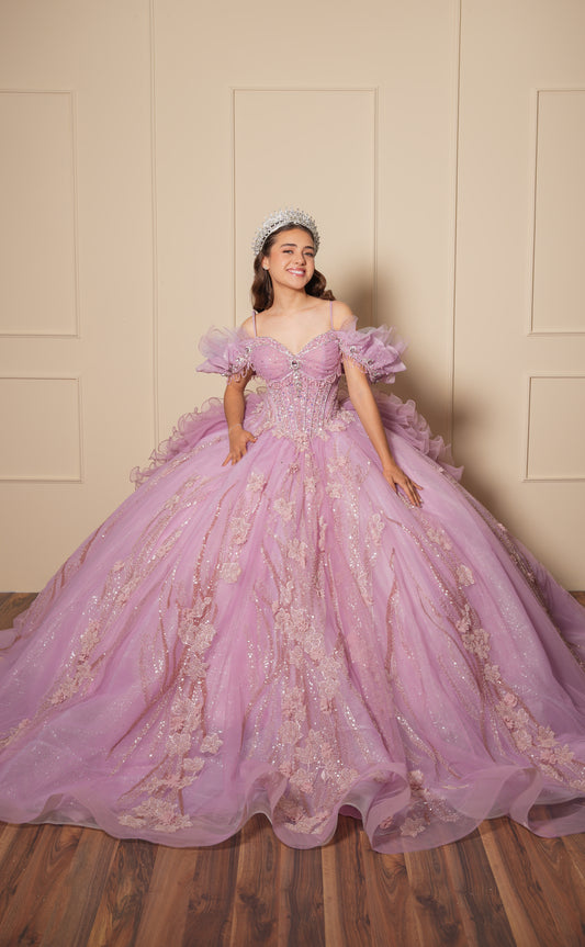 Vestido de XV Años Rosa Lila Cadenas en Copas y Mangas Caídas Amponas