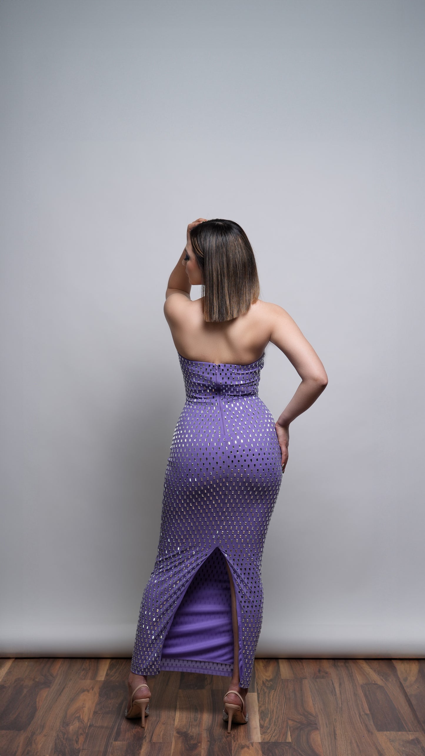 Vestido Morado con Detalles Plateados Midi