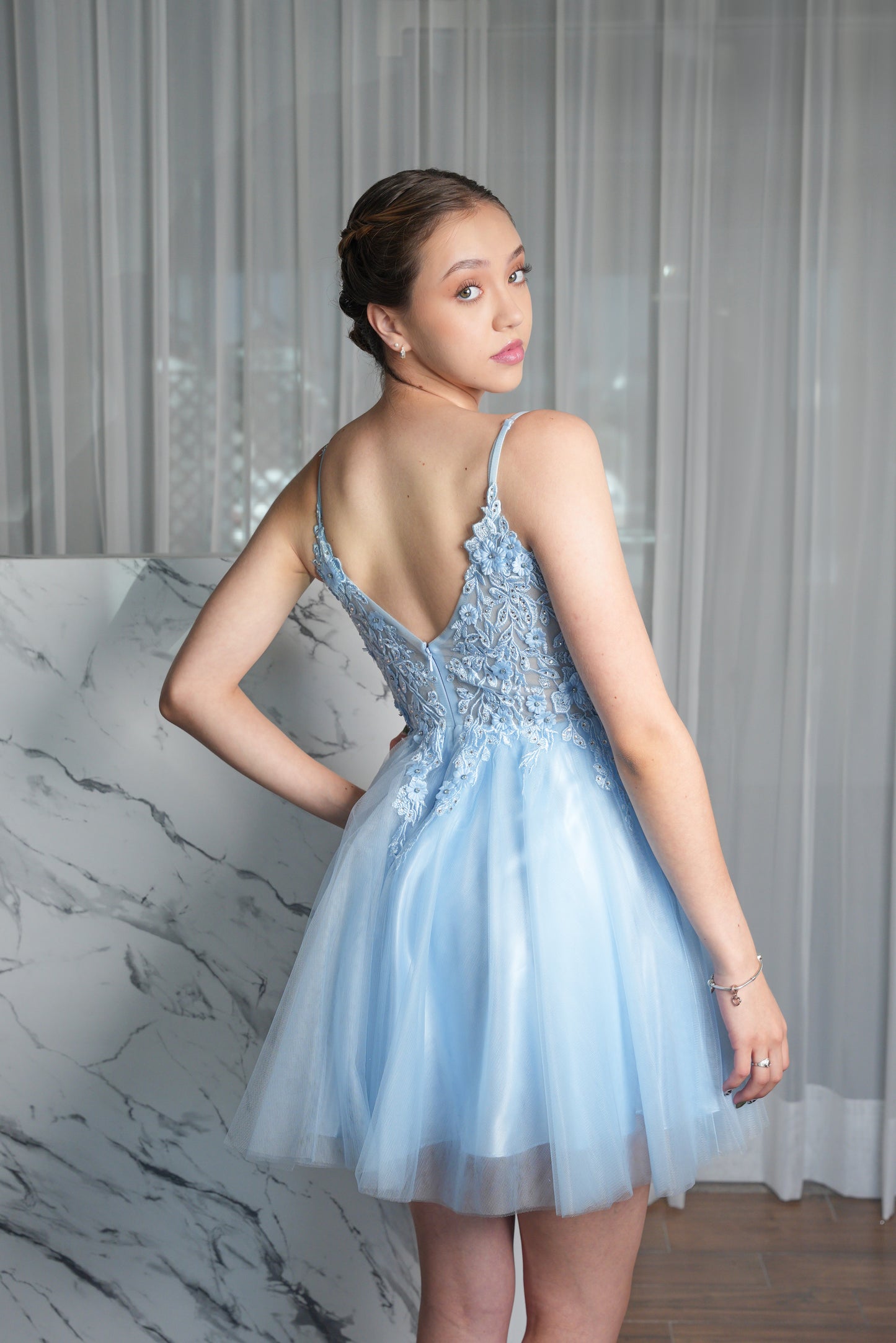 Vestido XV Años Azul Encaje Bordado Corto