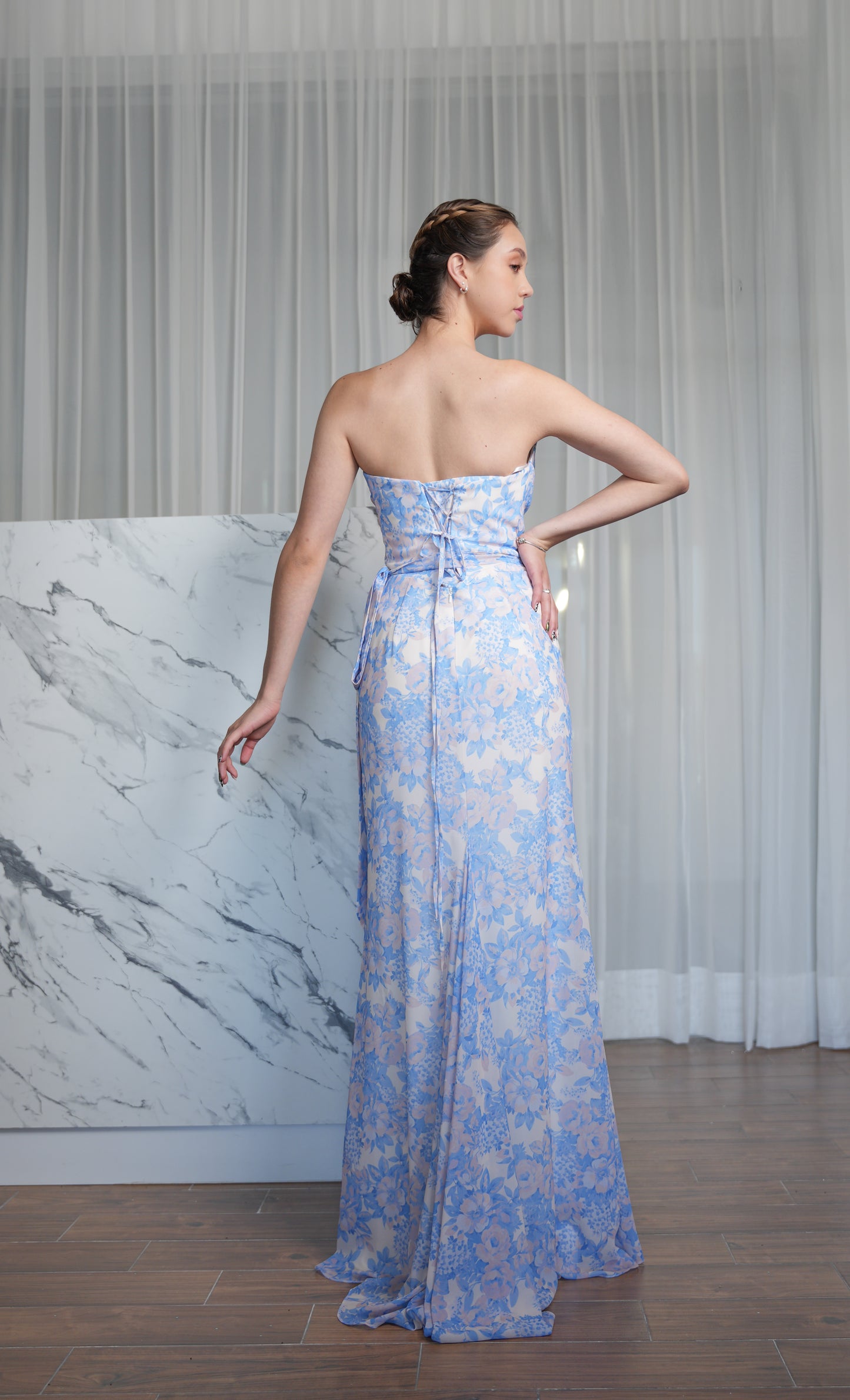 Vestido Estampado de Flores con Azul y Blanco