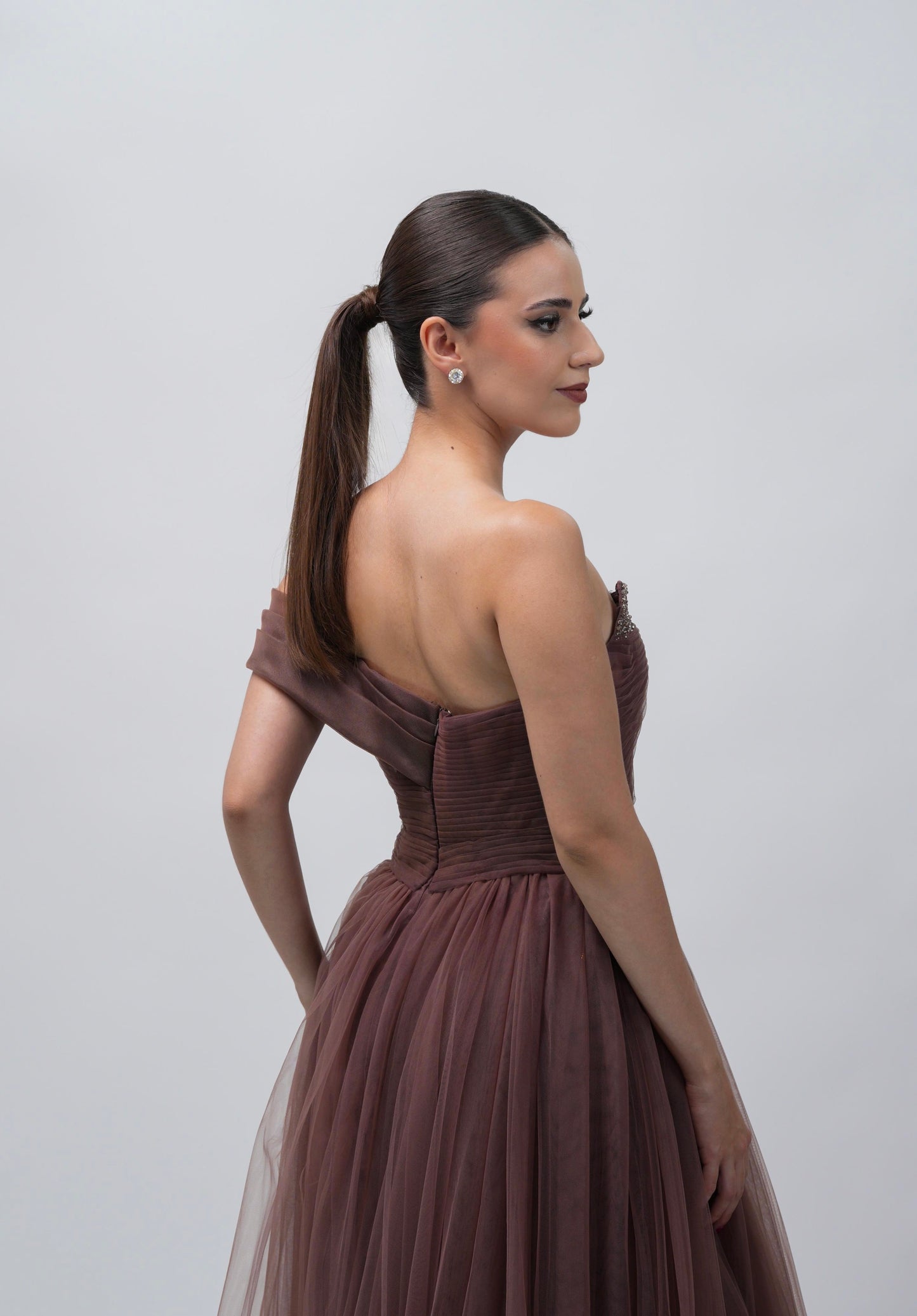 Vestido Cafe Corte Princesa una Manga Caida