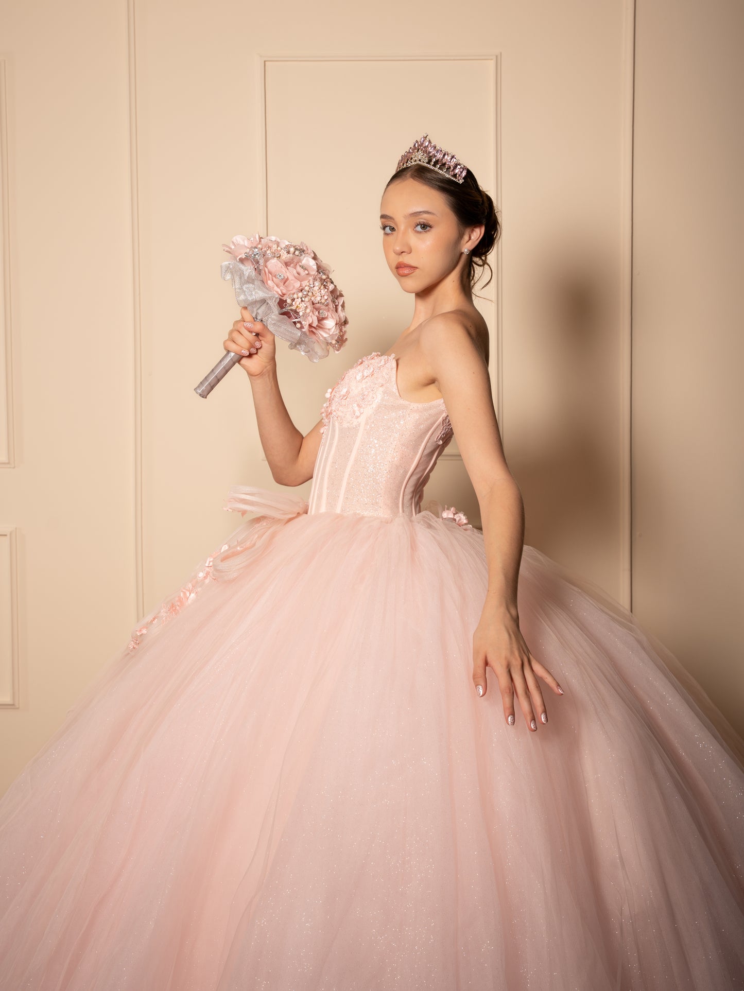 Vestido de XV Años Rosa Baby Moño en Falda y Gargantilla