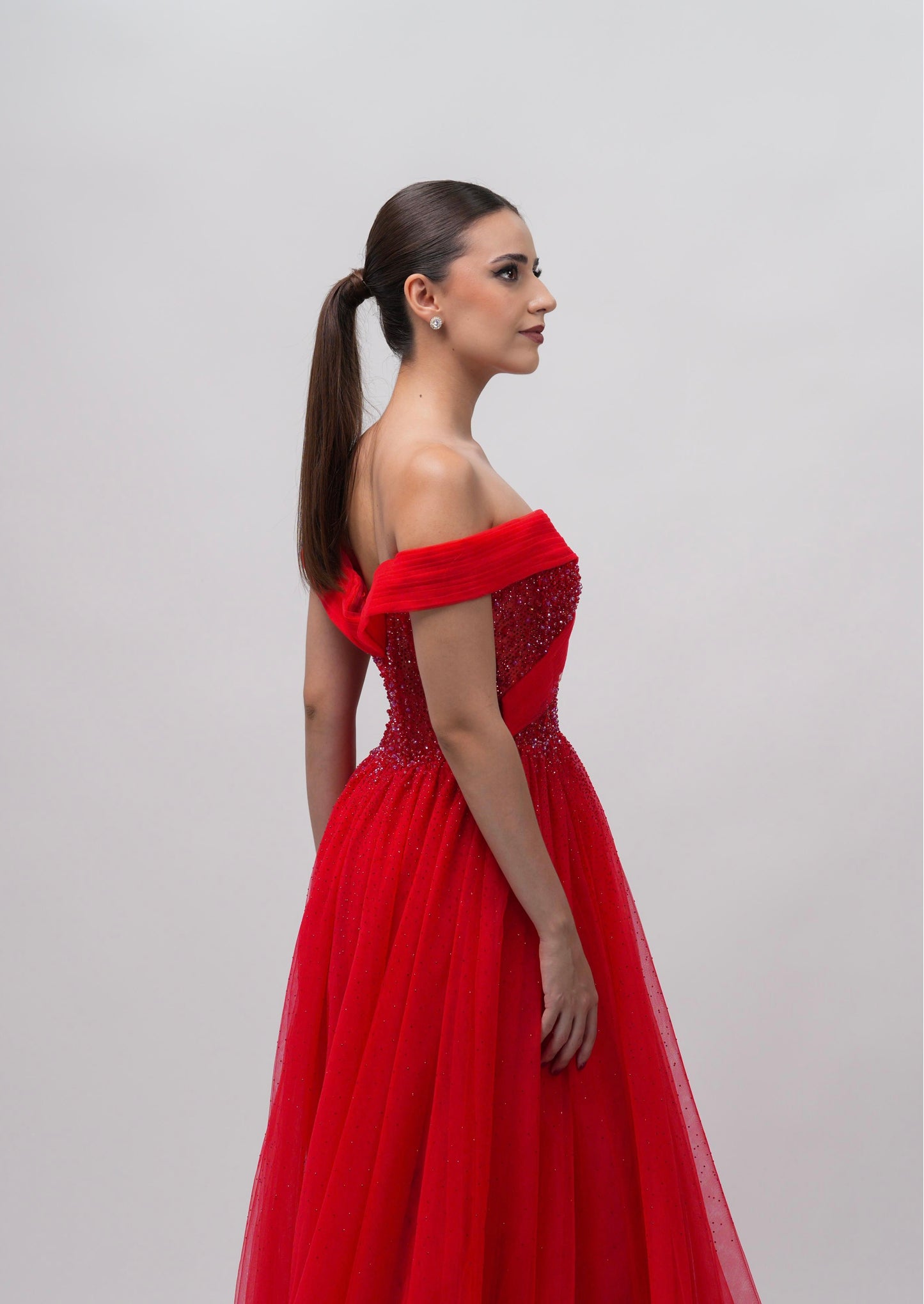 Vestido Rojo Corte Princesa Manga Caida Pedreria en Corset