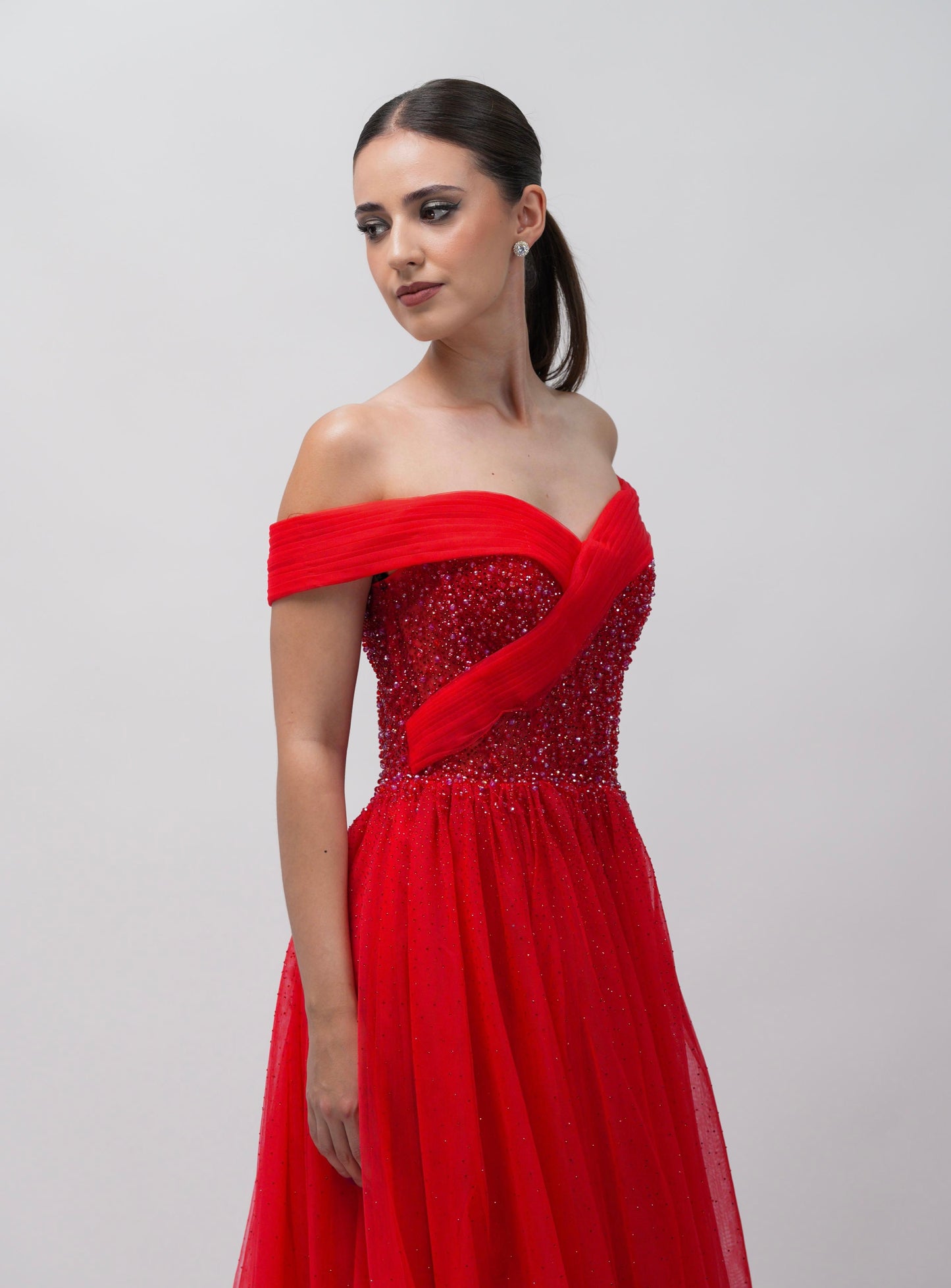 Vestido Rojo Corte Princesa Manga Caida Pedreria en Corset
