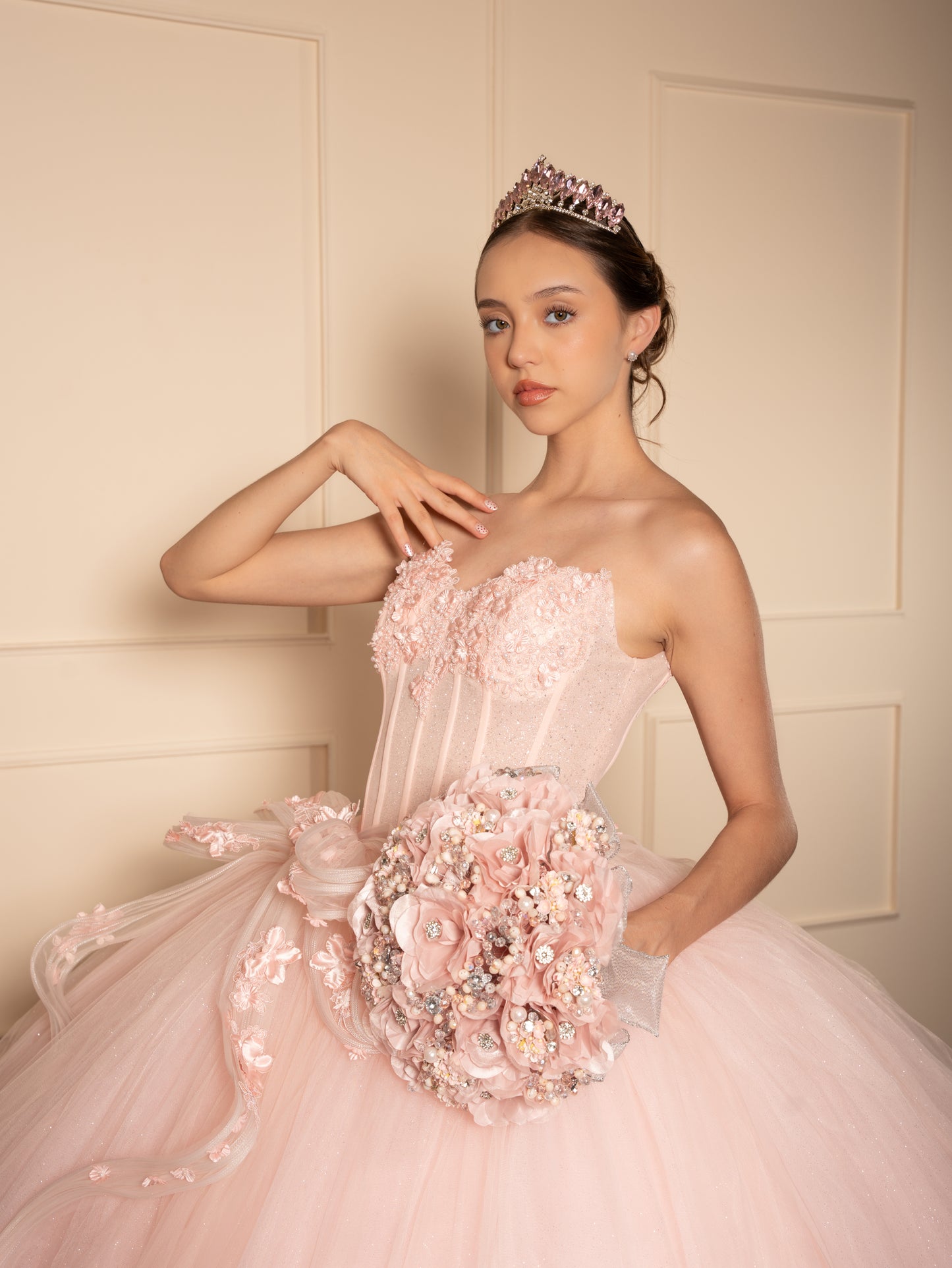 Vestido de XV Años Rosa Baby Moño en Falda y Gargantilla