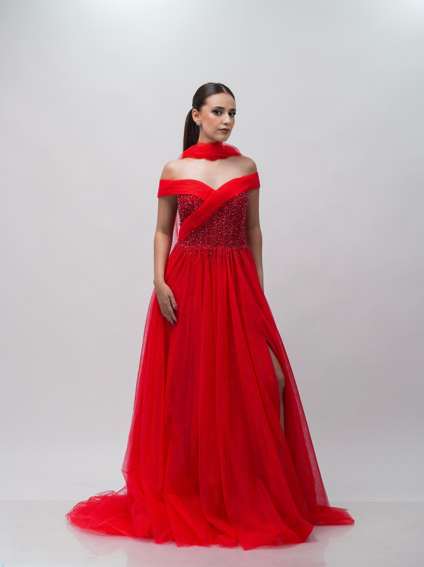 Vestido Rojo Corte Princesa Manga Caida Pedreria en Corset