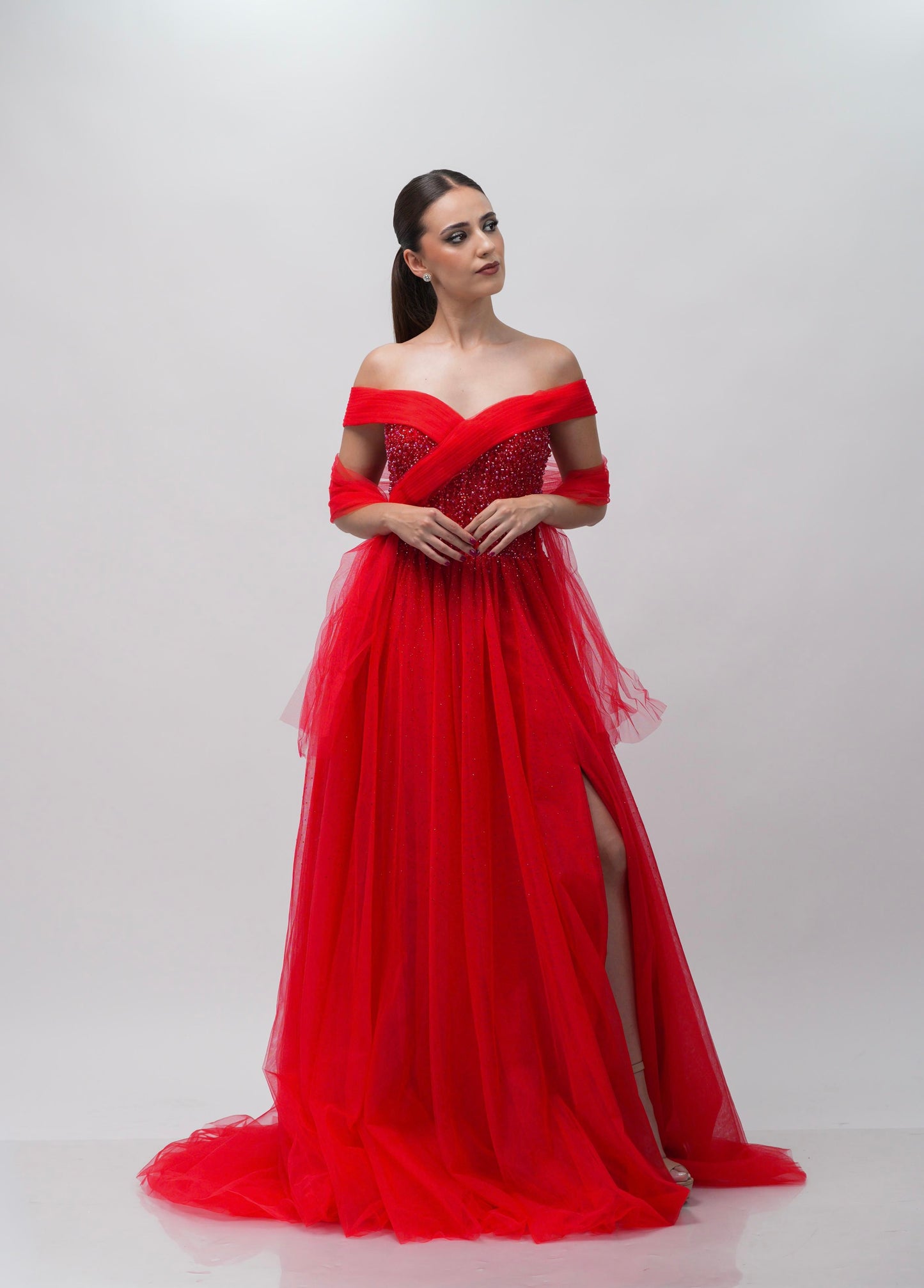 Vestido Rojo Corte Princesa Manga Caida Pedreria en Corset