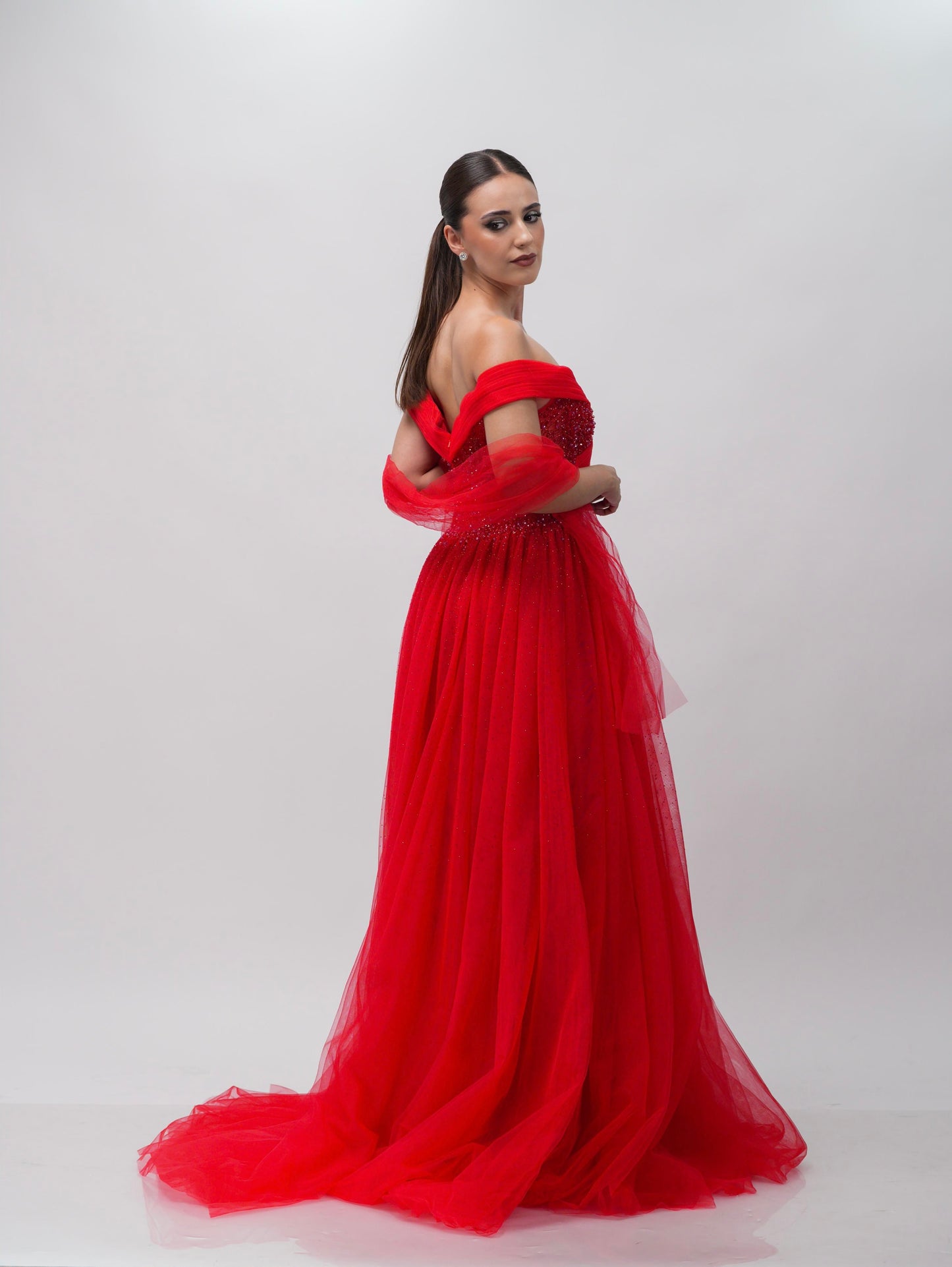 Vestido Rojo Corte Princesa Manga Caida Pedreria en Corset