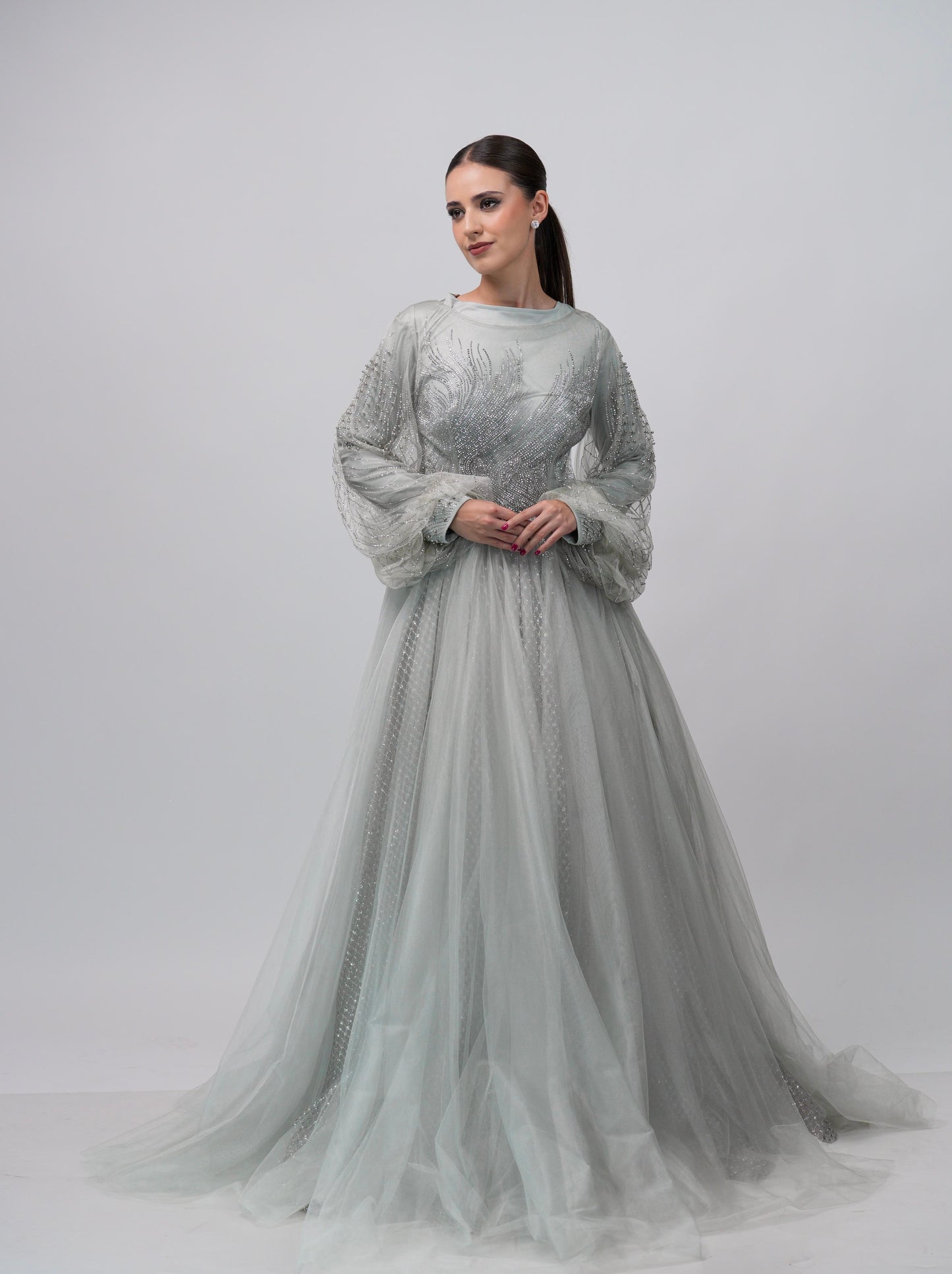 Vestido Plata Corte Princesa Detalle en Abdomen y Manga Larga