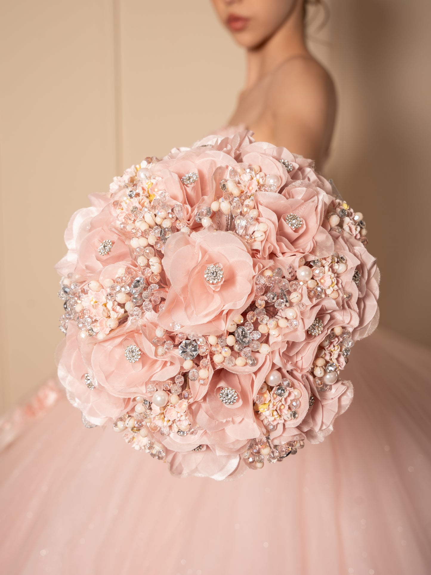Vestido de XV Años Rosa Baby Moño en Falda y Gargantilla