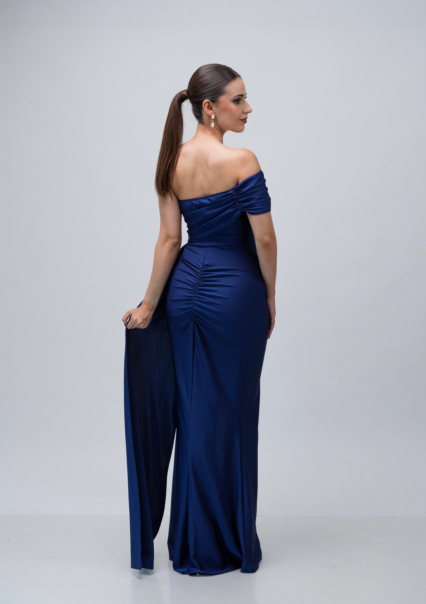 Vestido con Manga A Un Lado Y Banda