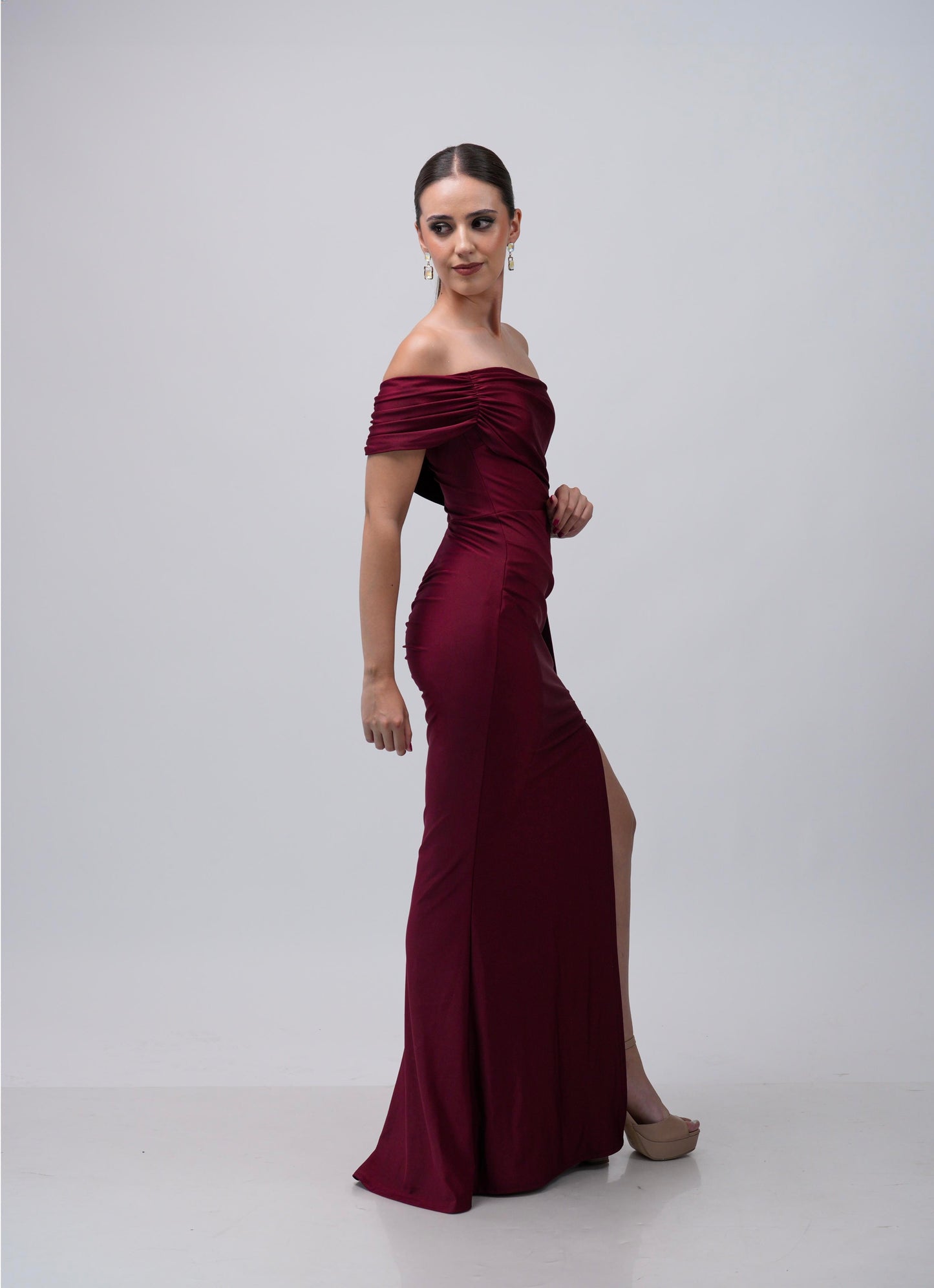 Vestido con Manga A Un Lado Y Banda