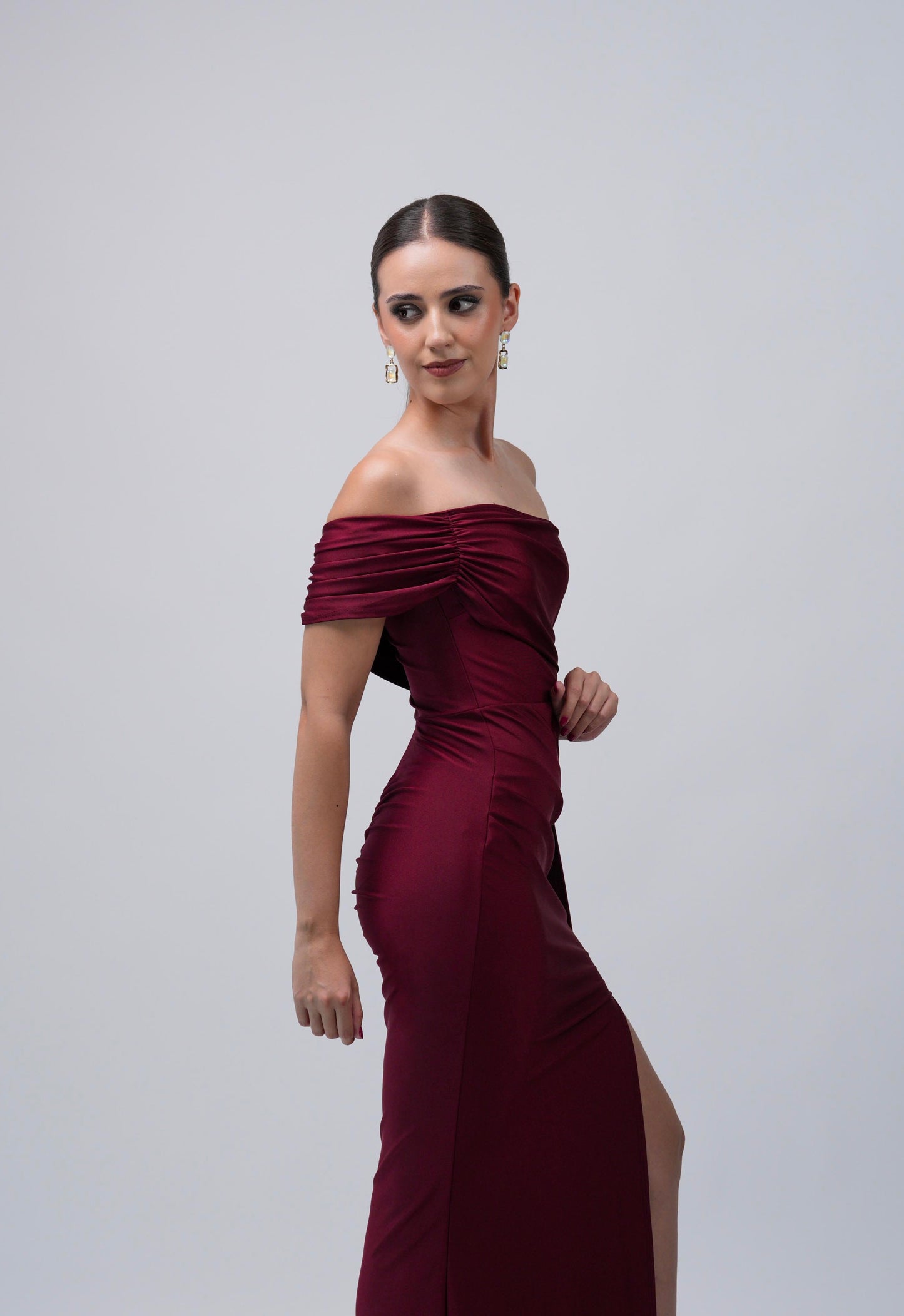 Vestido con Manga A Un Lado Y Banda
