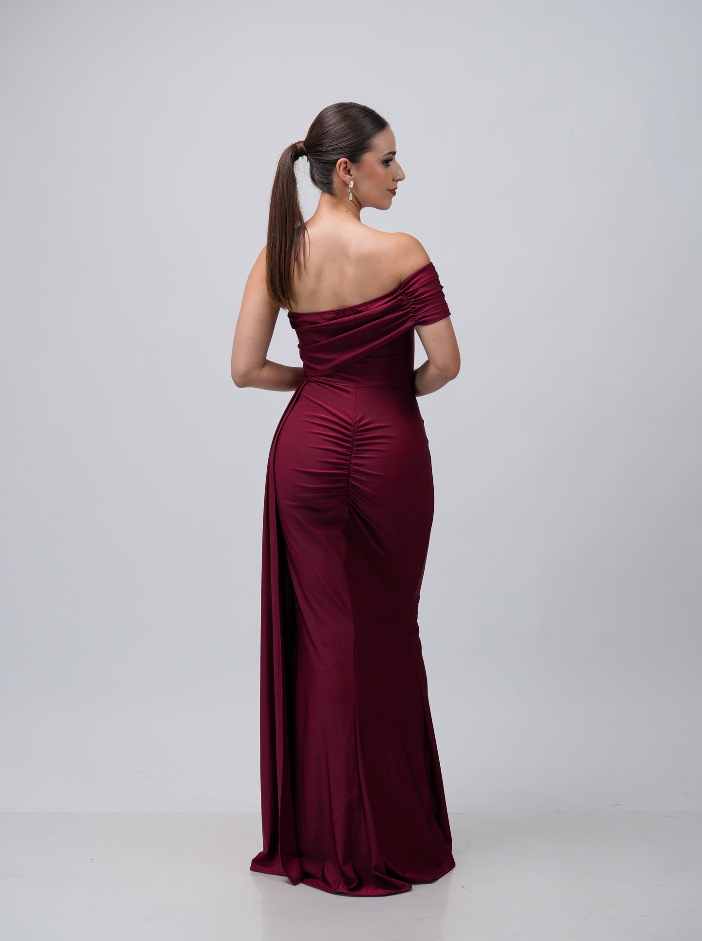 Vestido con Manga A Un Lado Y Banda