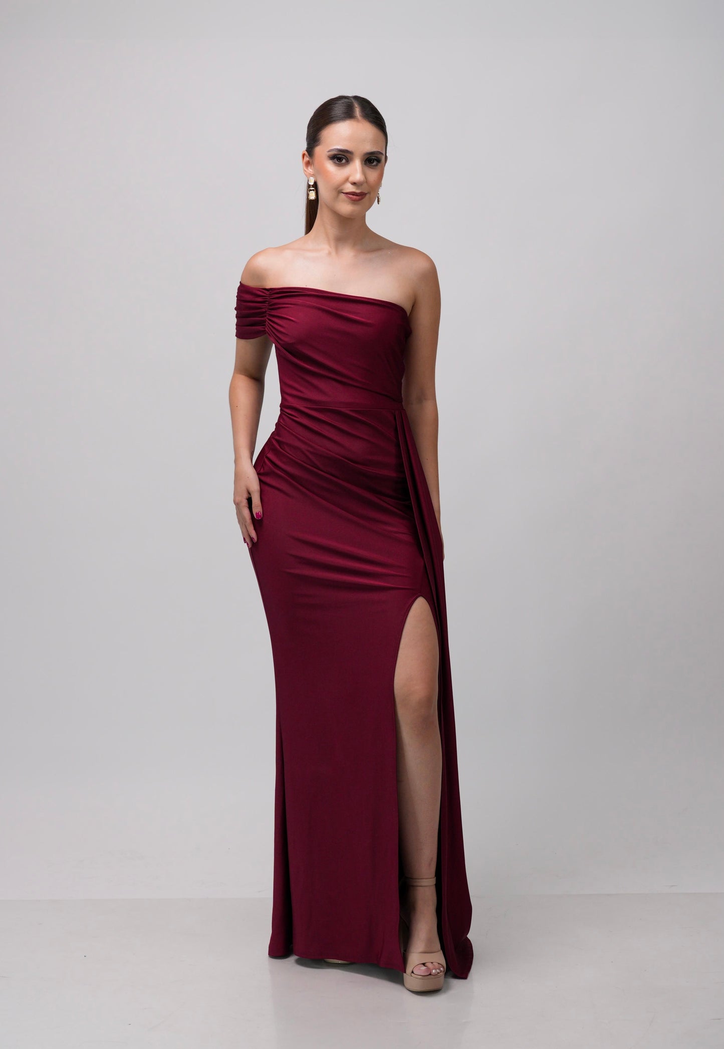 Vestido con Manga A Un Lado Y Banda