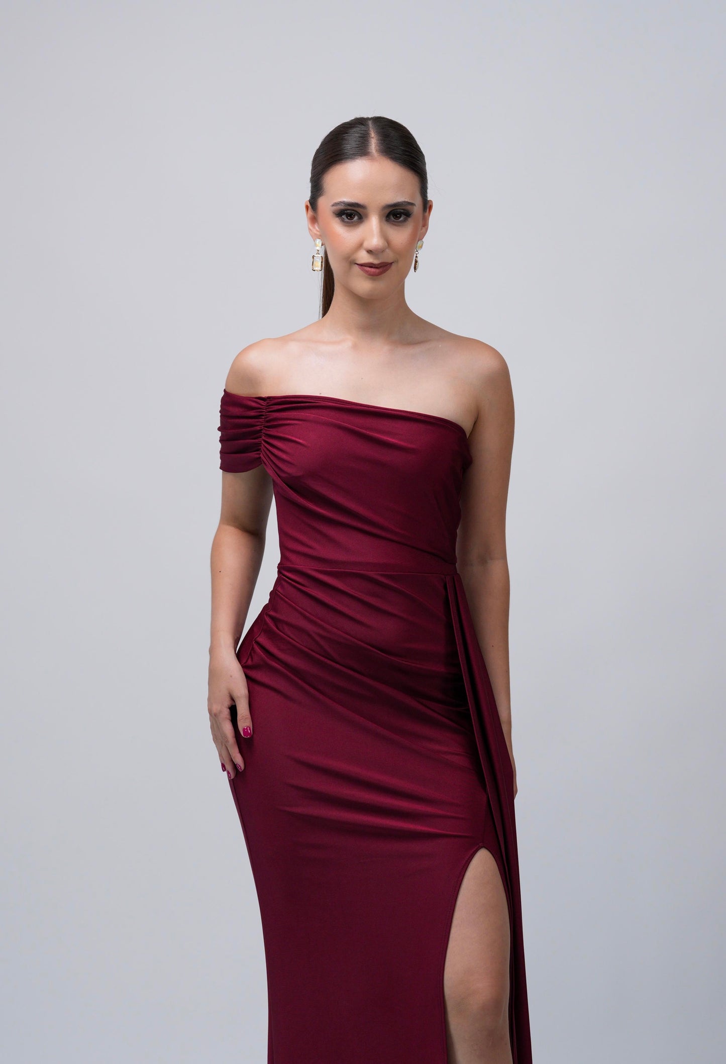 Vestido con Manga A Un Lado Y Banda