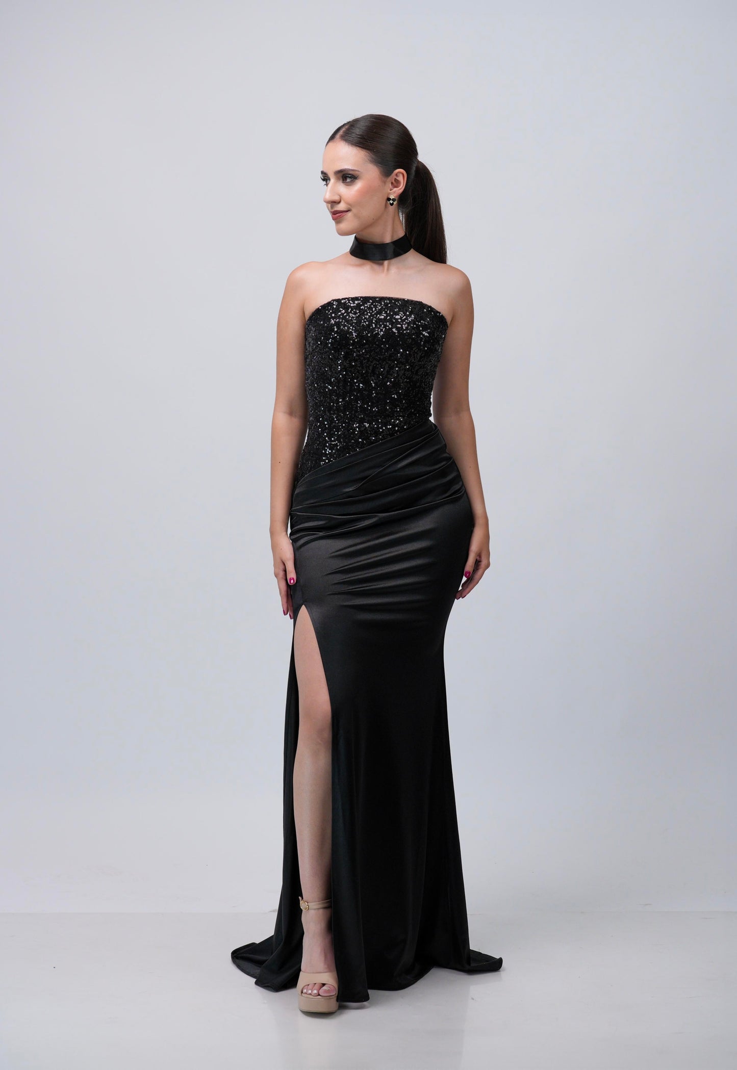 Vestido Straple Lentejuela En Pecho Falda Lisa