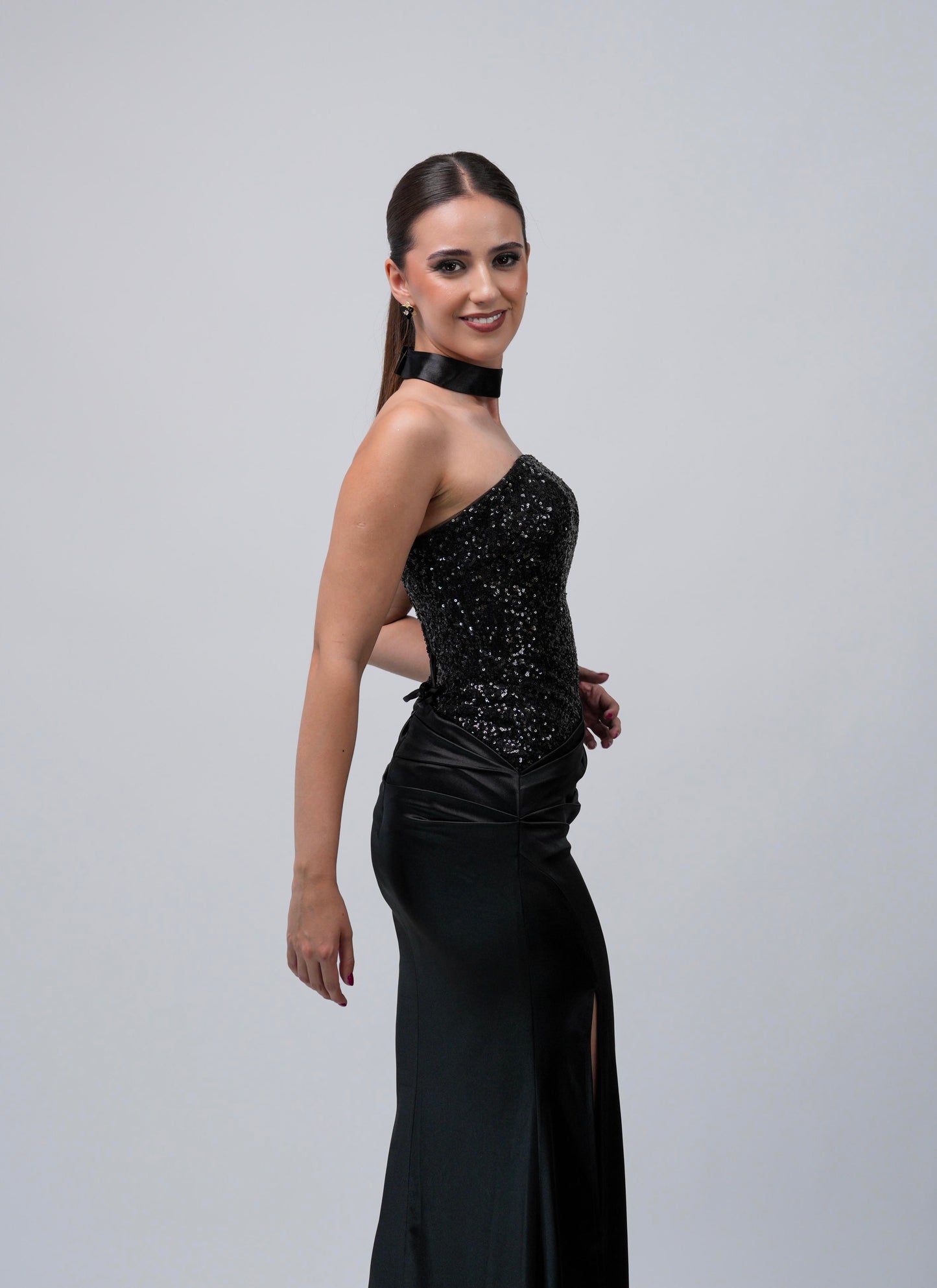 Vestido Straple Lentejuela En Pecho Falda Lisa