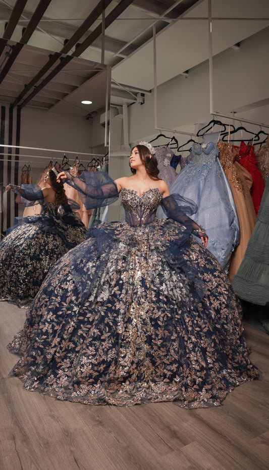 Vestido de XV Años Azul Marino con Dorado Moño y Mangas Amponas