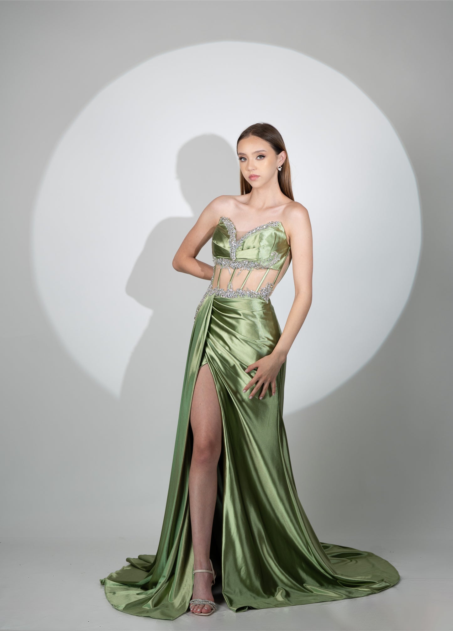 Vestido Straple Pedreria Plateada Corset Y Banda