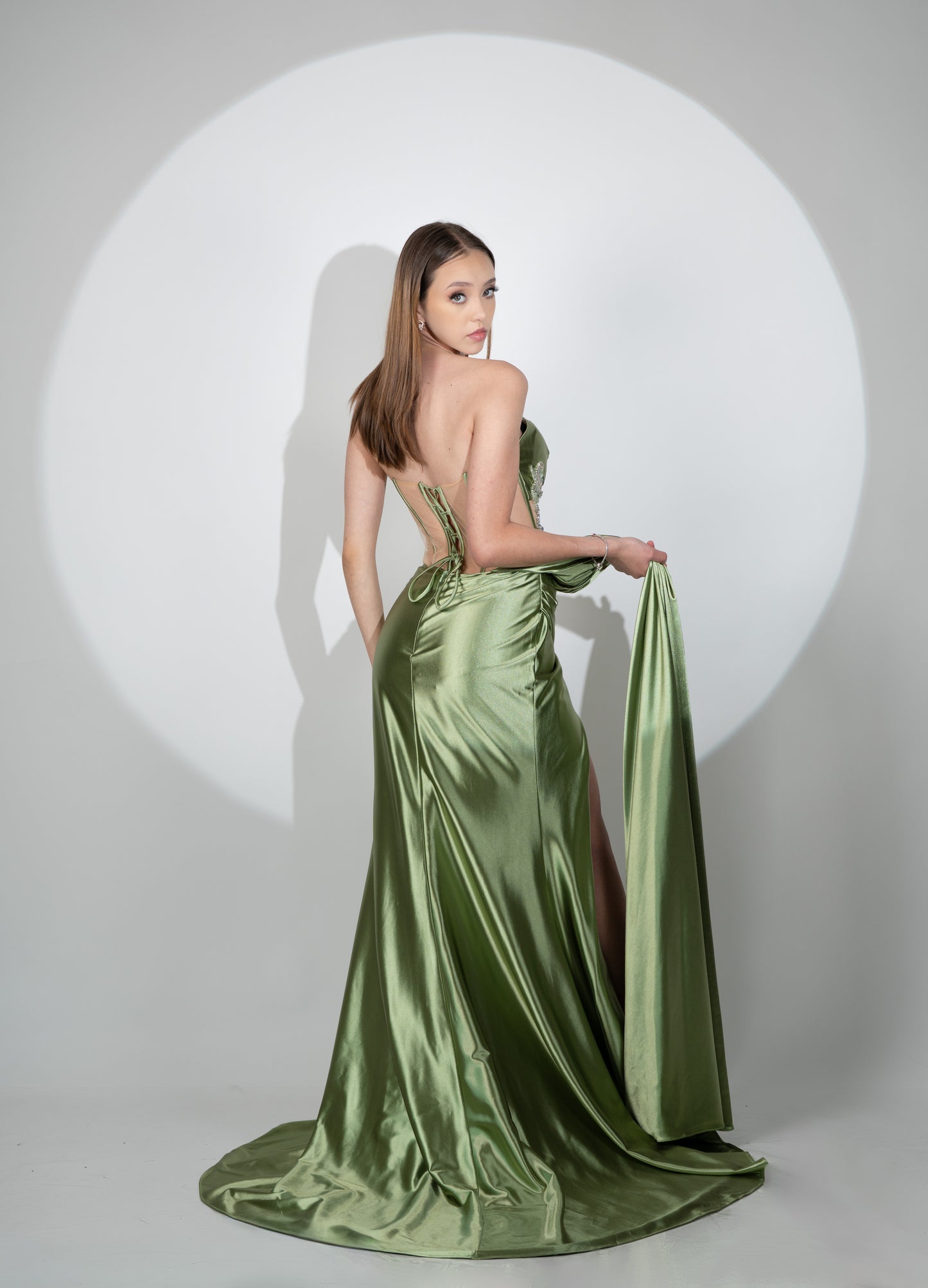 Vestido Straple Pedreria Plateada Corset Y Banda
