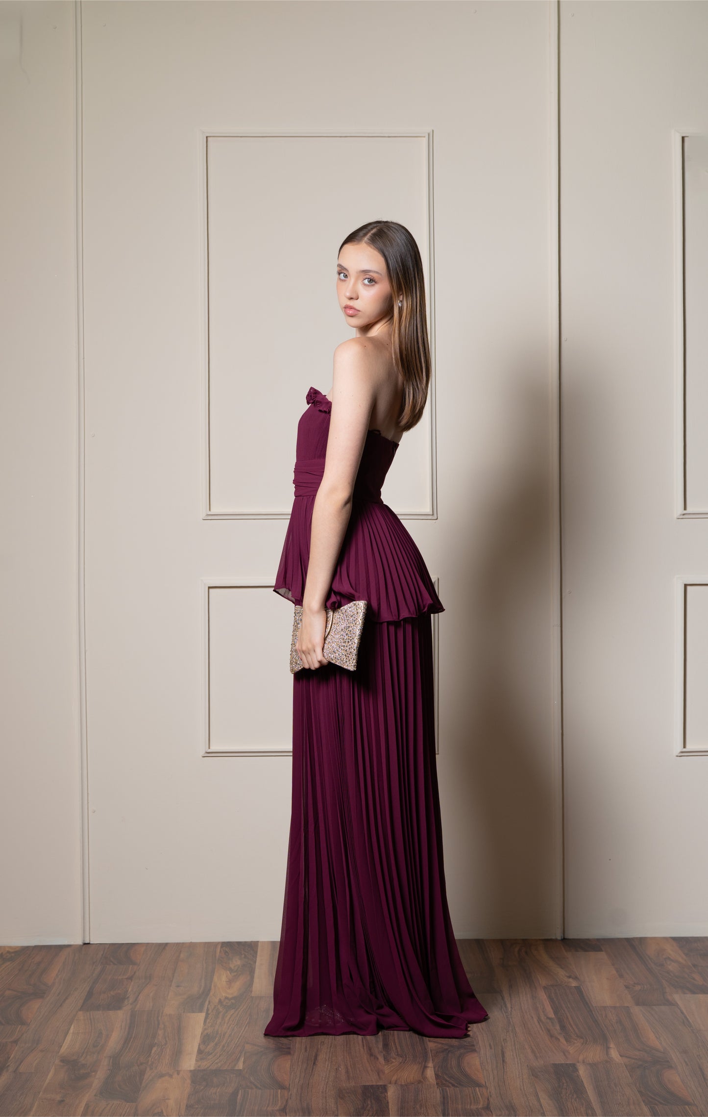 Vestido Vino Straple Tablones En Falda