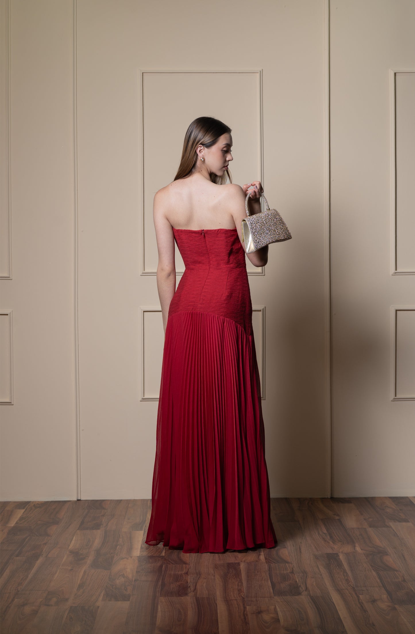 Vestido Rojo Corset Con Tablones En Falda