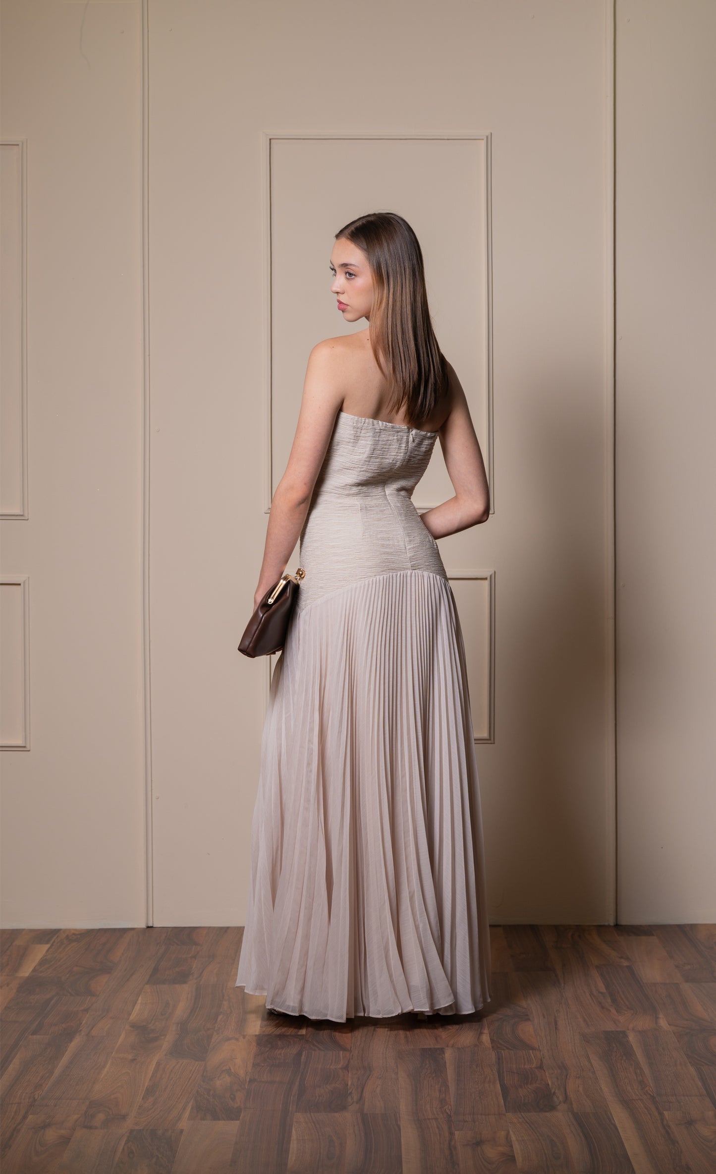 Vestido Nude Corset Con Tablones En Falda