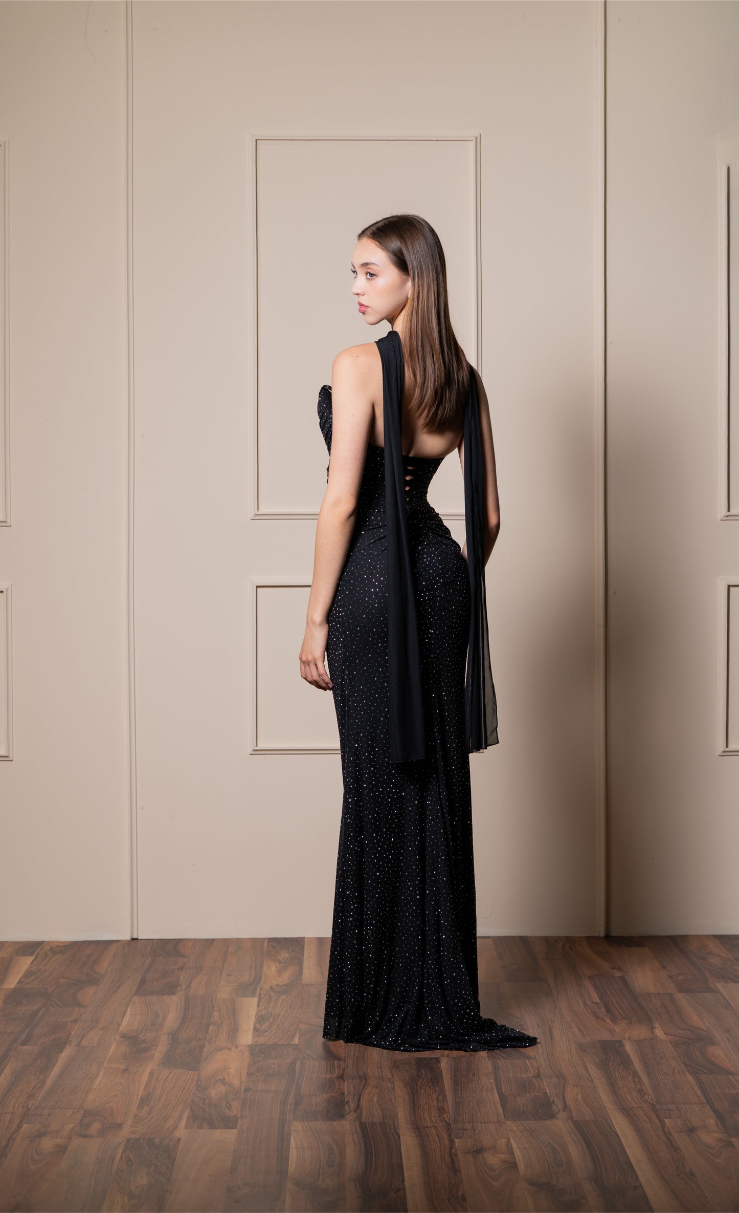 Vestido Negro Straple Con Brilloso