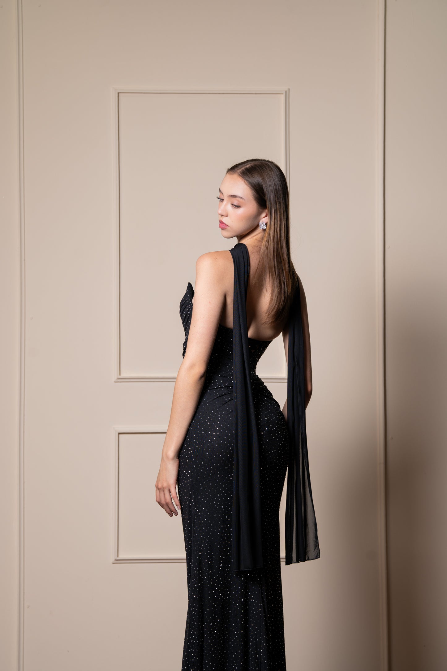 Vestido Negro Straple Con Brilloso