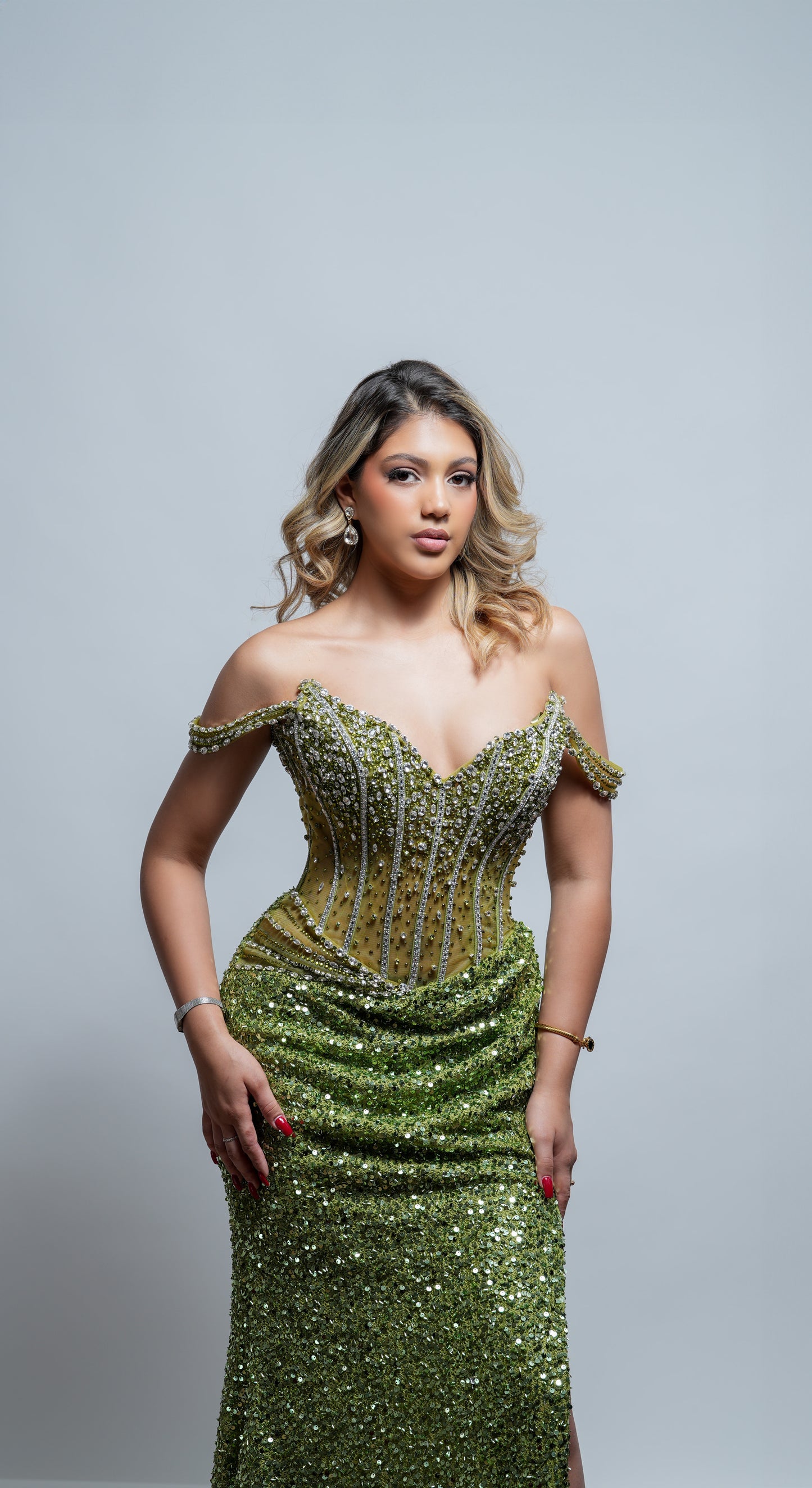 Vestido Verde Lentejuela Corset Transparente Con Manga Caida