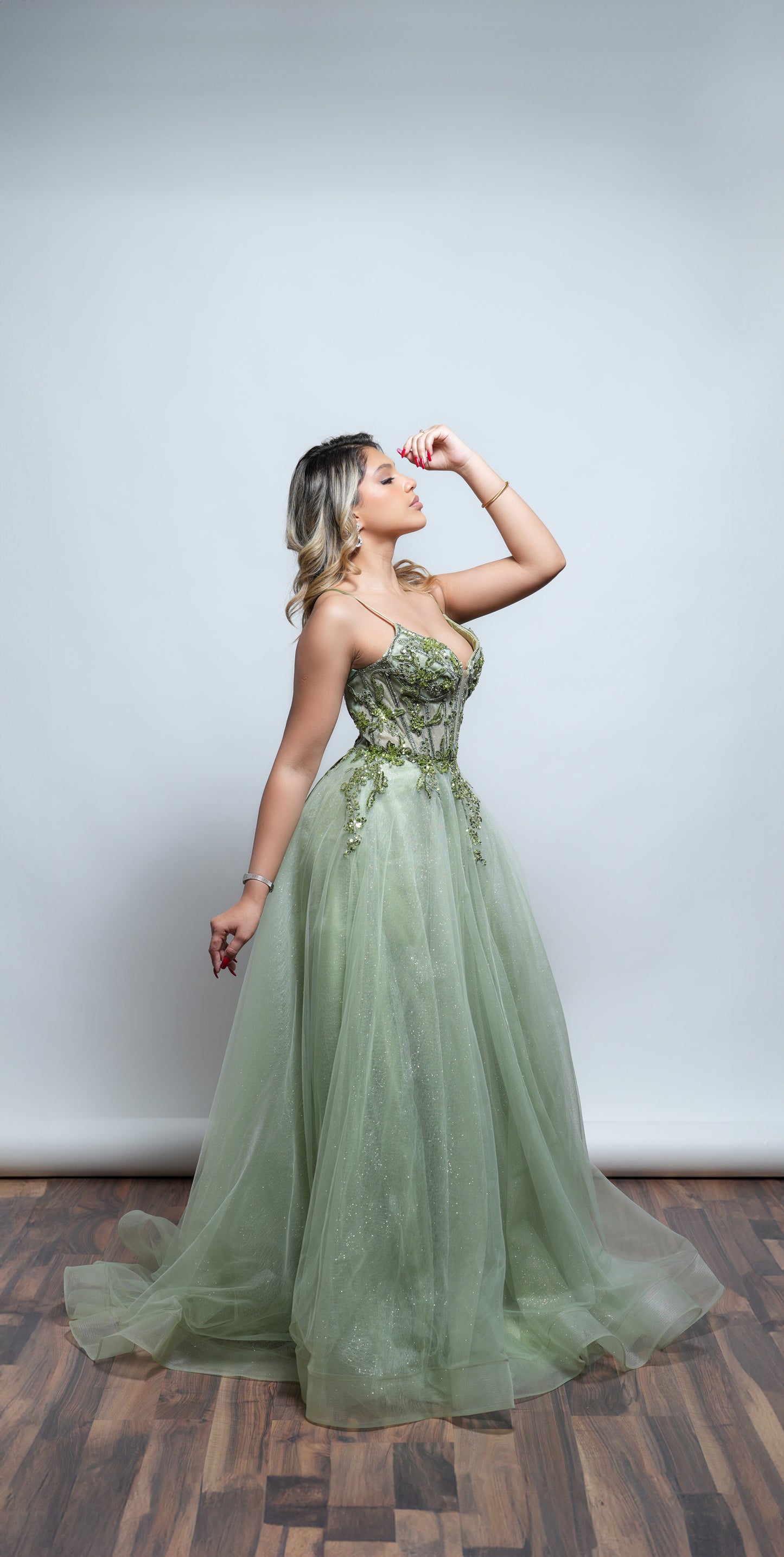 Vestido Verde Corte Princesa Corset con Tranparencia y Estampado